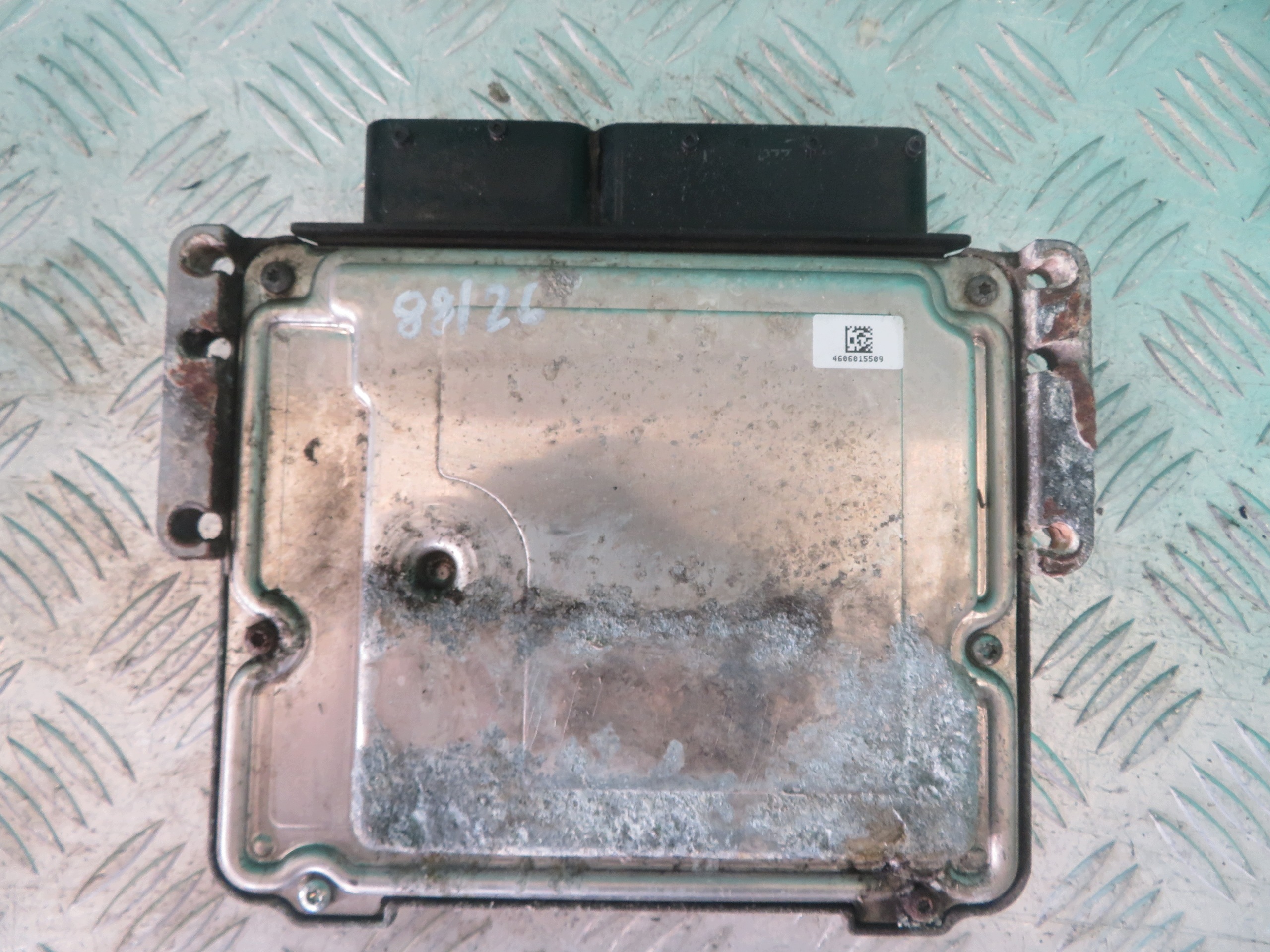 computer control unit of the engine IVECO DAILY 2.3 21R 0281035648