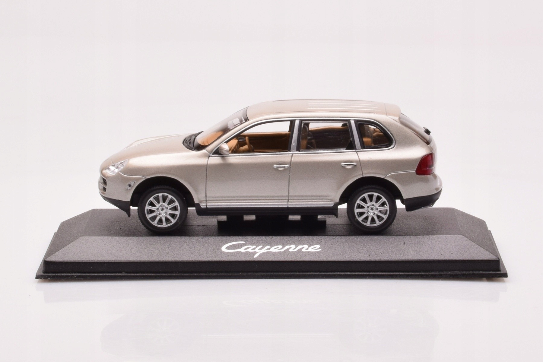 Porsche Cayenne Beige Minichamps 1/43