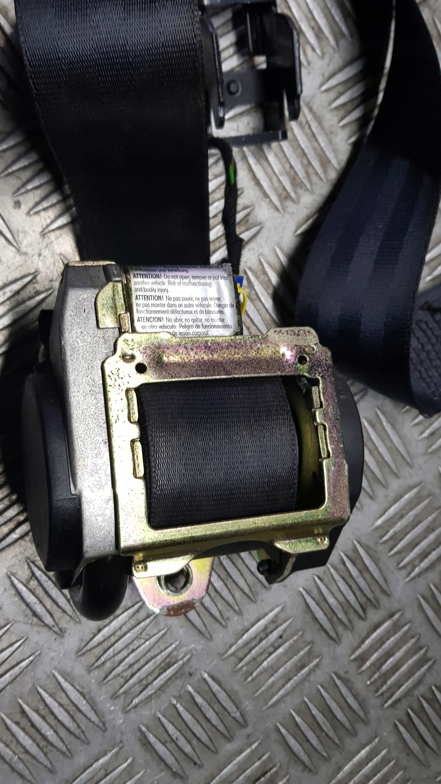 AUDI A4 B6 tension belt safety left front 560788401