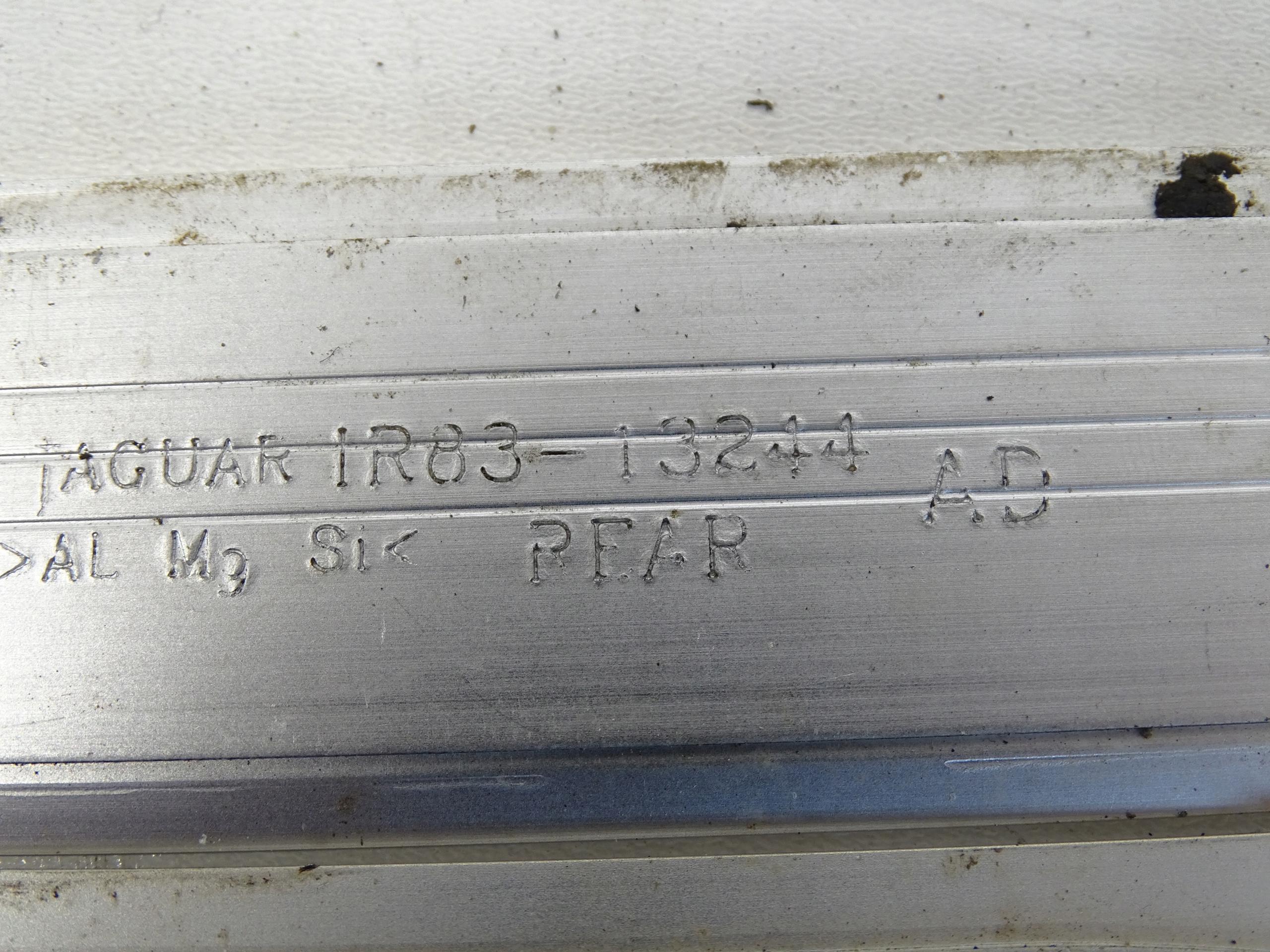 KOMPLET moulding PROGOWYCH mouldings threshold JAGUAR S-TYPE 1R83-13244AD