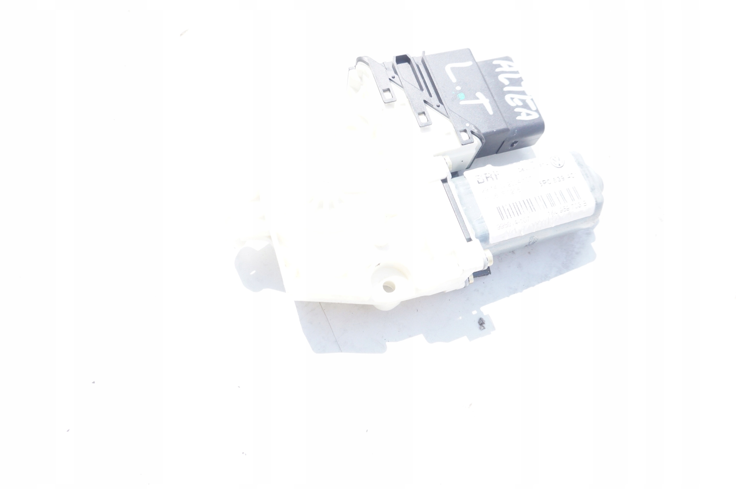 ЕЛЕКТРОДВИГУН SZYBYp0839401 SEAT ALTEA