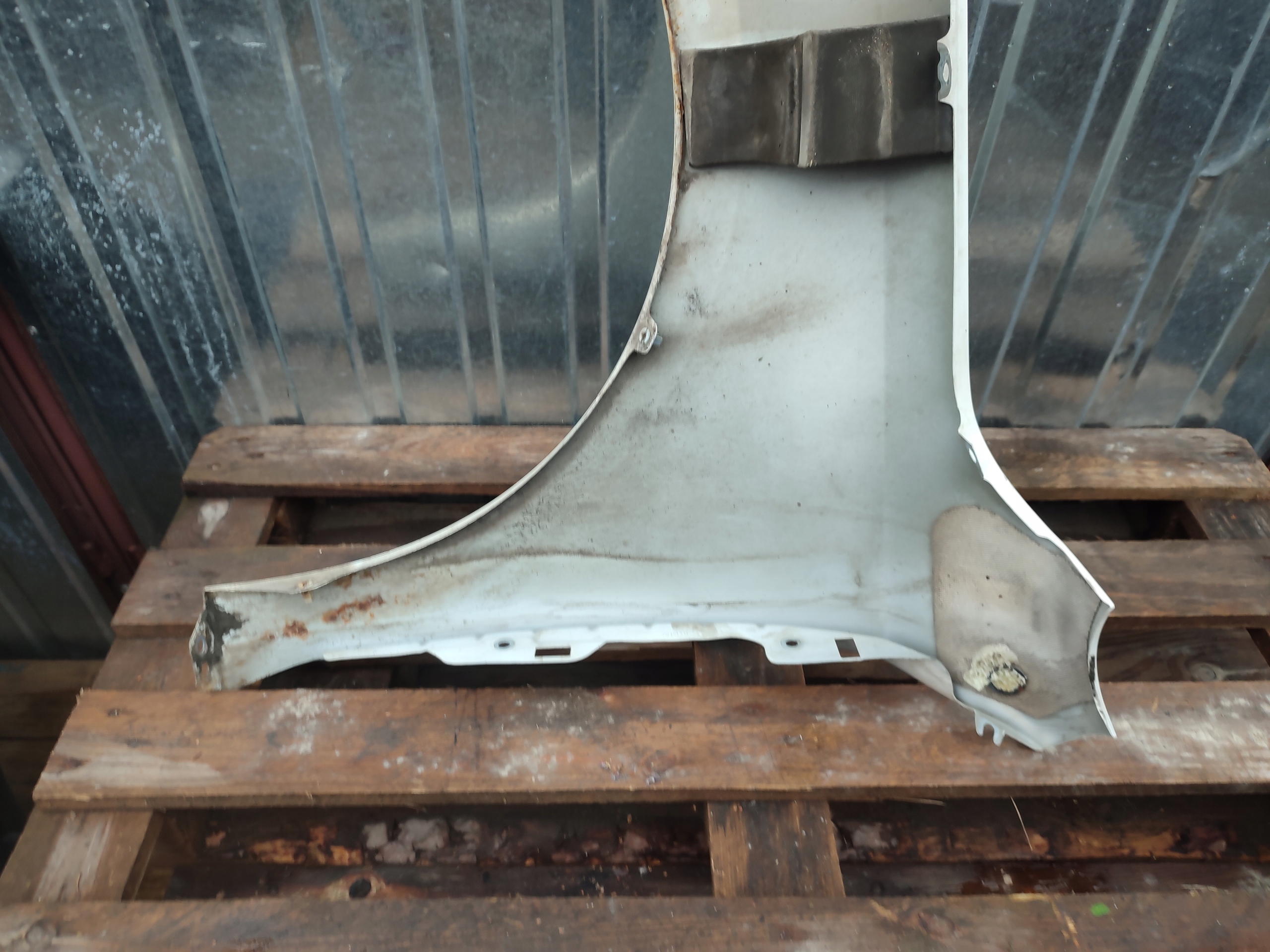 fender right front front Volkswagen Jetta VI LB9A