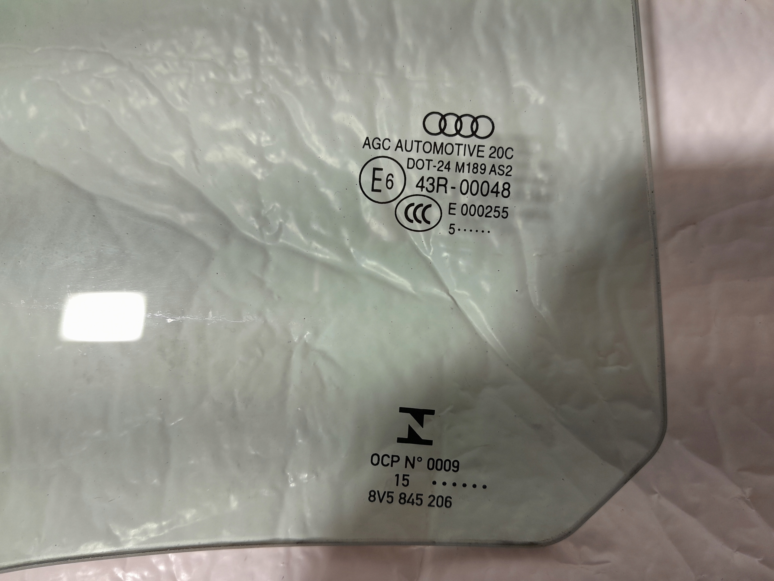 AUDI A4 B9 window right rear part 15R 8W5845206
