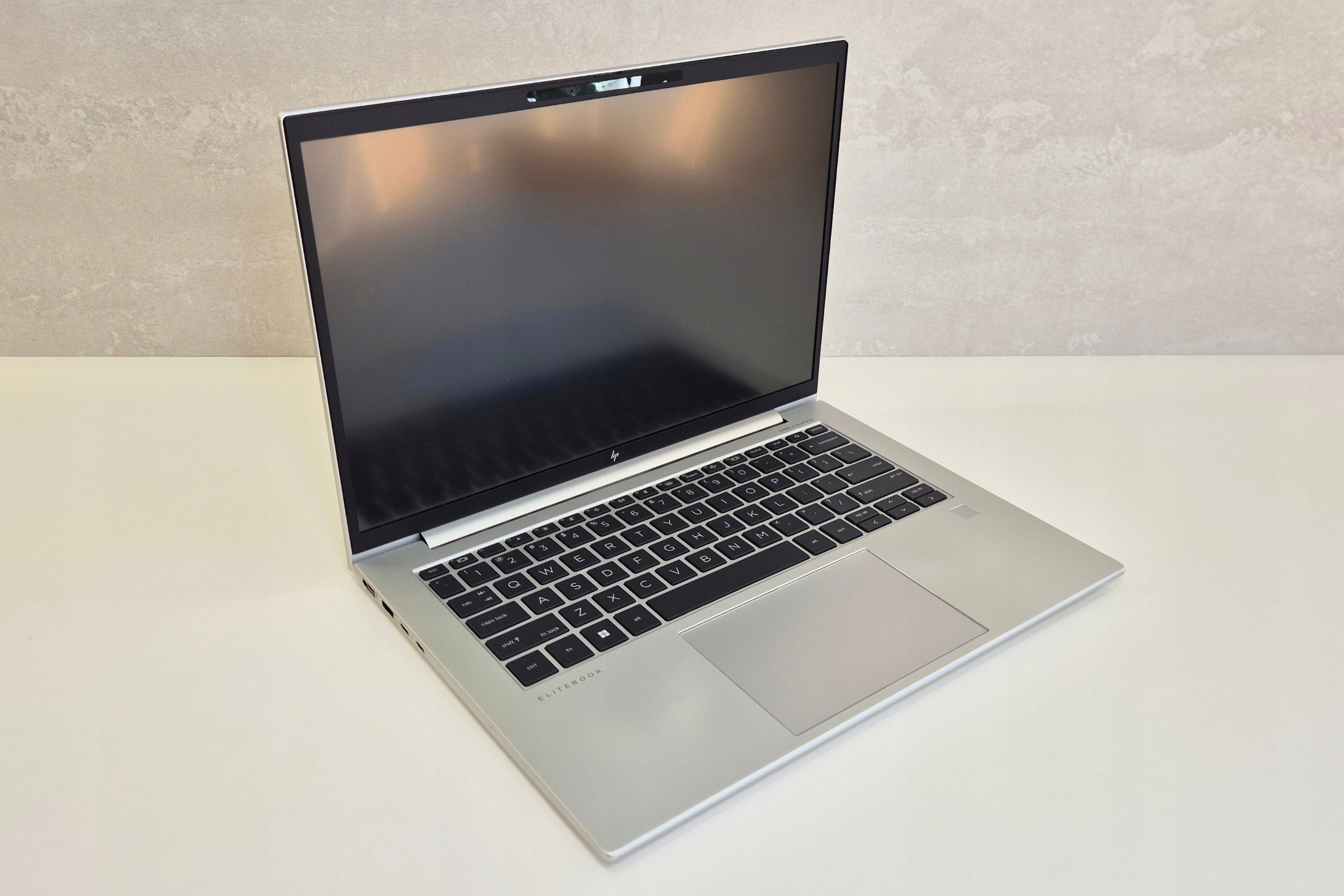 HP EliteBook 845 G10 14 " AMD_Ryzen_5 32_GB / 512M2_GB aluminiowy