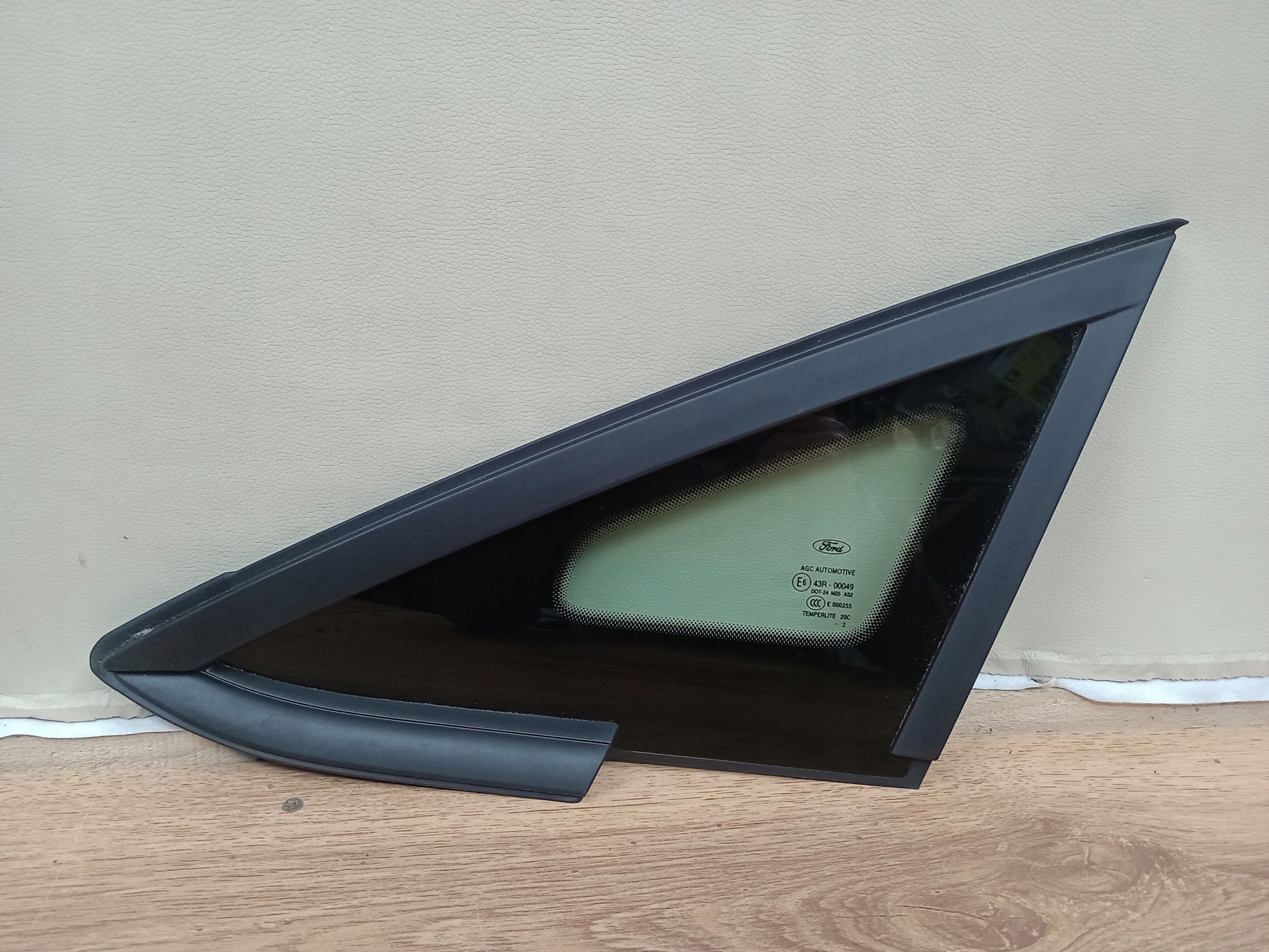 FORD FIESTA MK7 SZYBA TRÓJKĄT LEWY NOWY ORYGINAŁ 2012 ROK