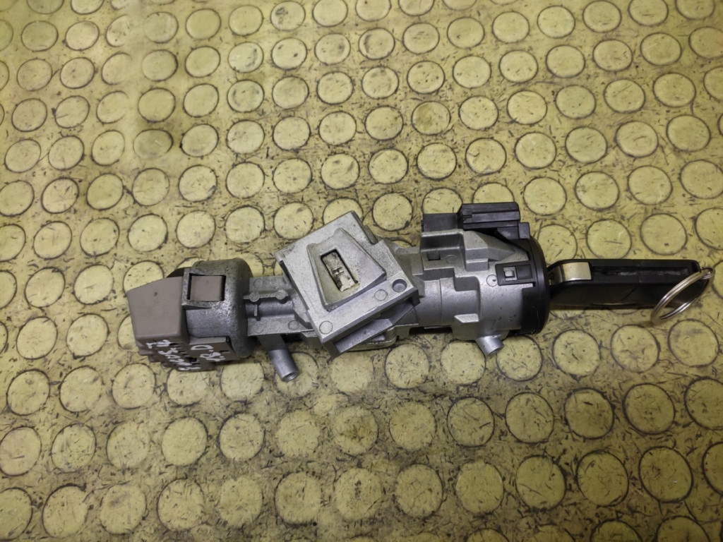 FORD FOCUS MK2 ignition key 3M513F880AE