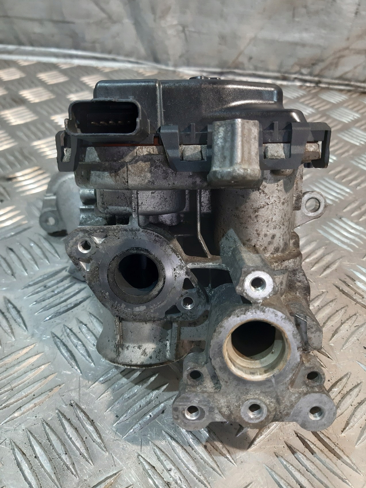 EGR valve PEUGEOT 301 1.6HDI