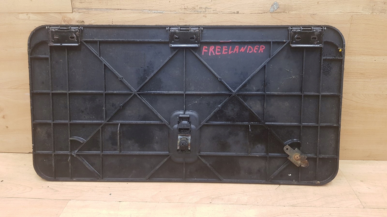 лючок бардачок багажника LAND ROVER Freelander I