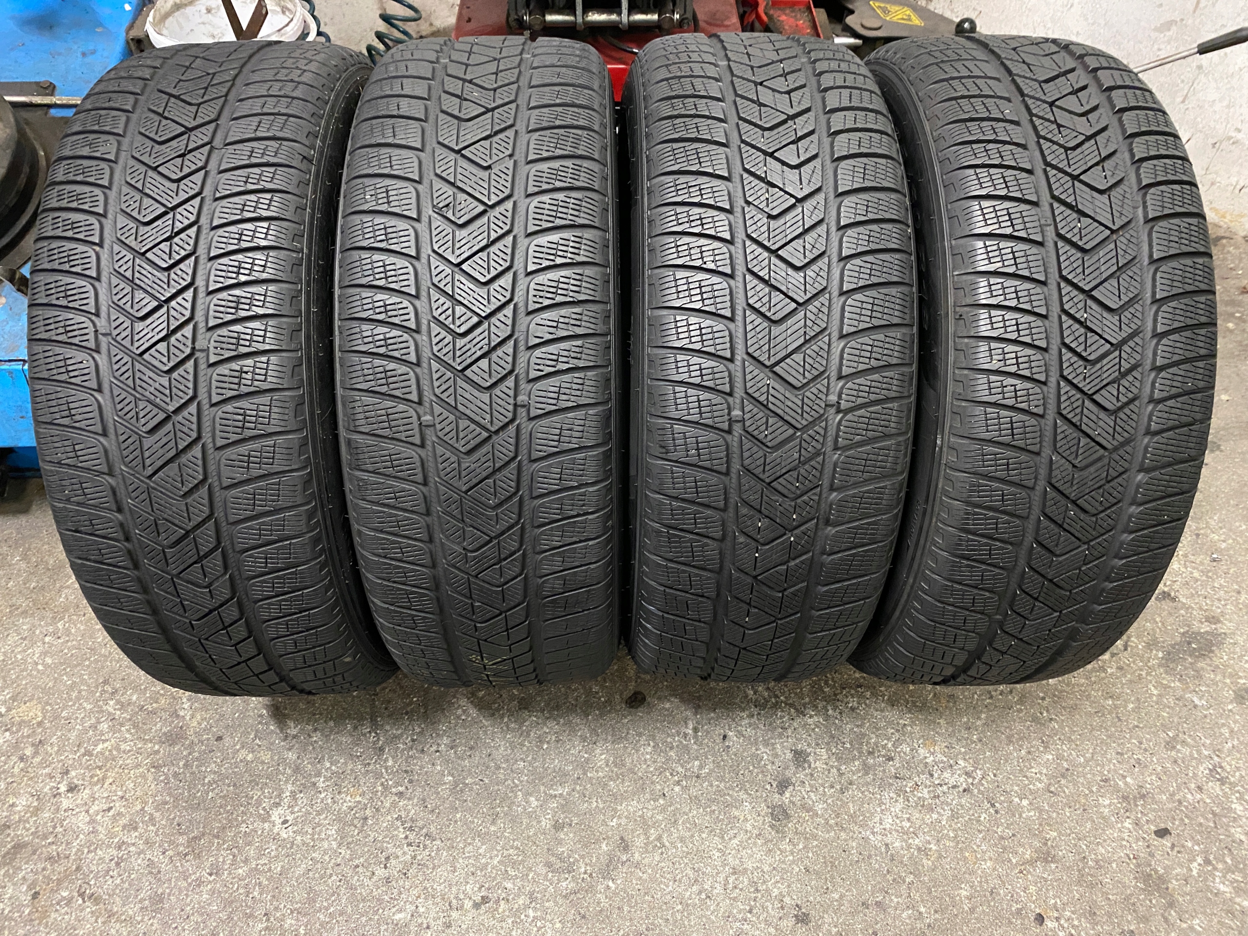 4 tyres winter 235/60R18 Pirelli SCORPION WINTER 7mm