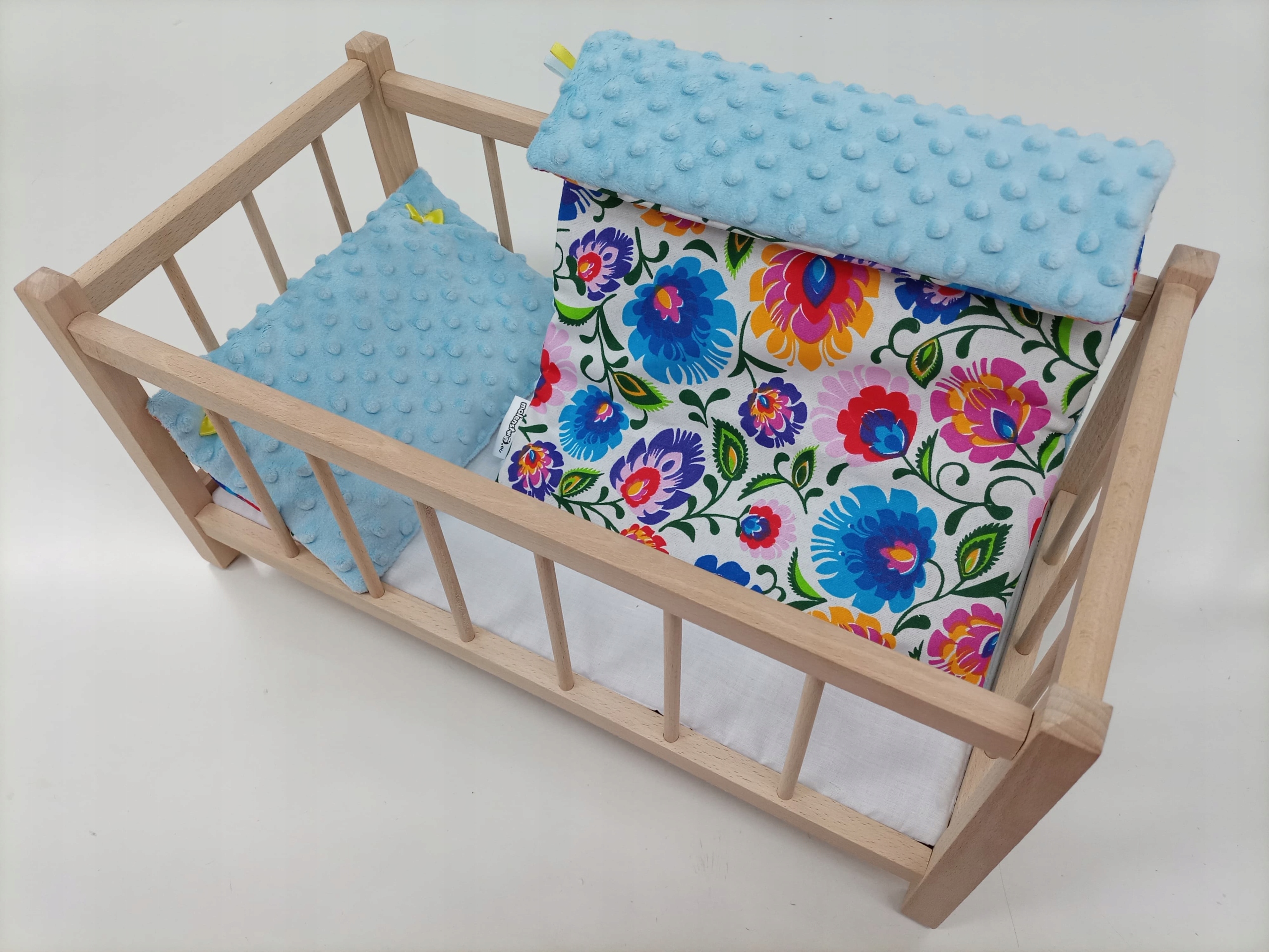 DREWNIANE ŁÓŻECZKO dla lalek + POŚCIEL - PRODUCENT.