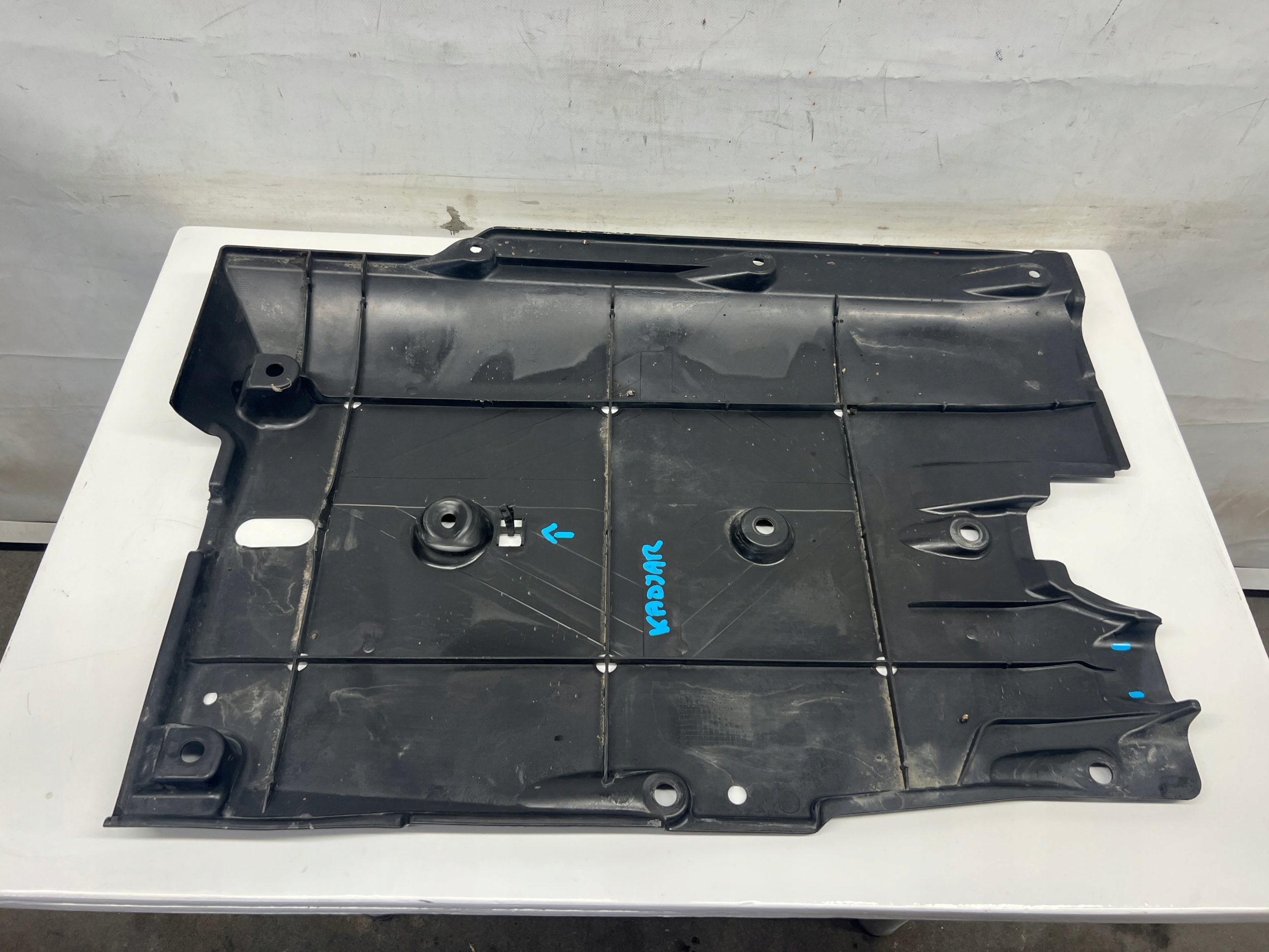 Renault Kadjar osłona podłoga 748154EB0C