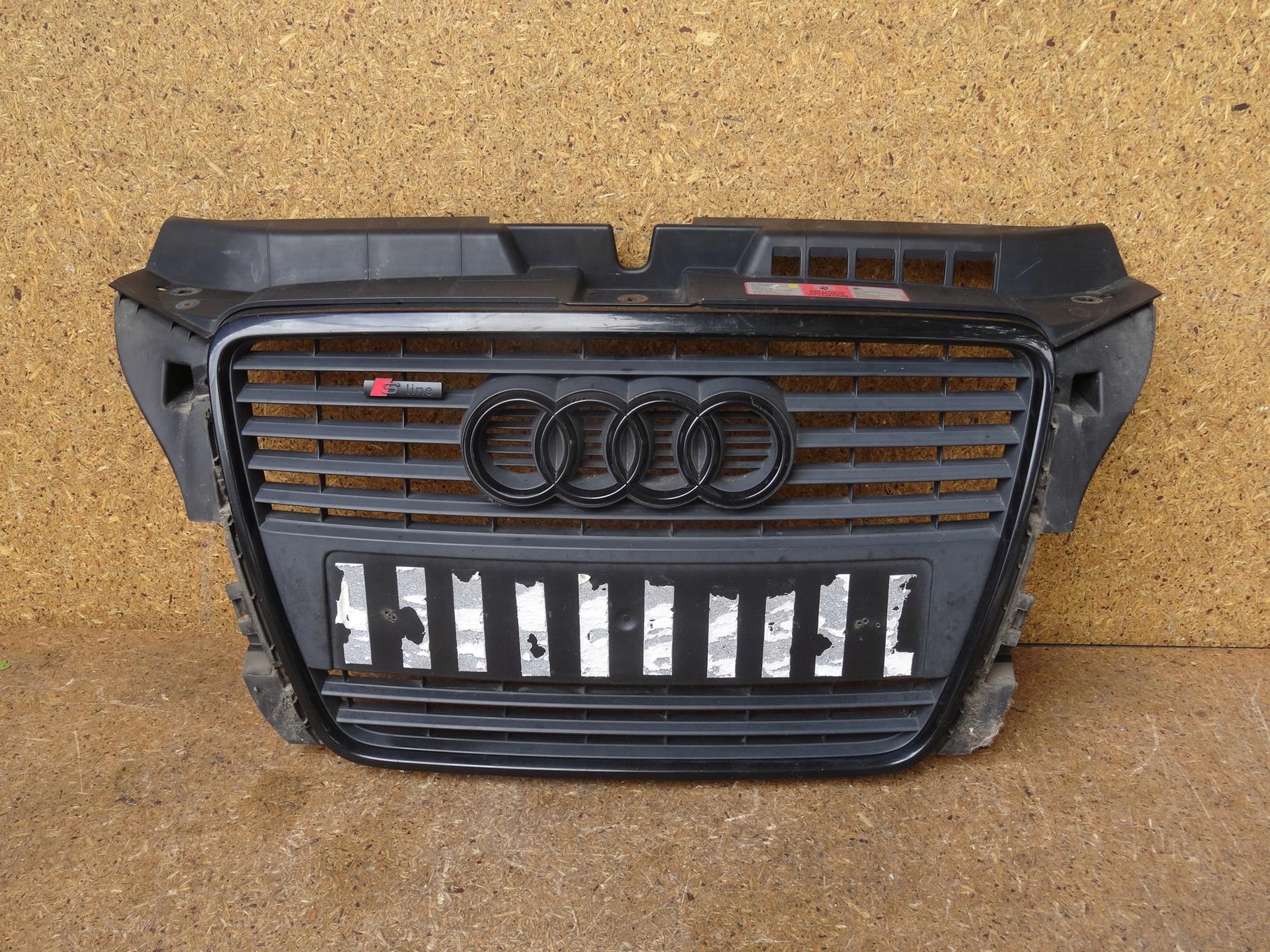 Audi A3 8P рестайлинг 08-12 решетка радиатора s-line 8P0853651H