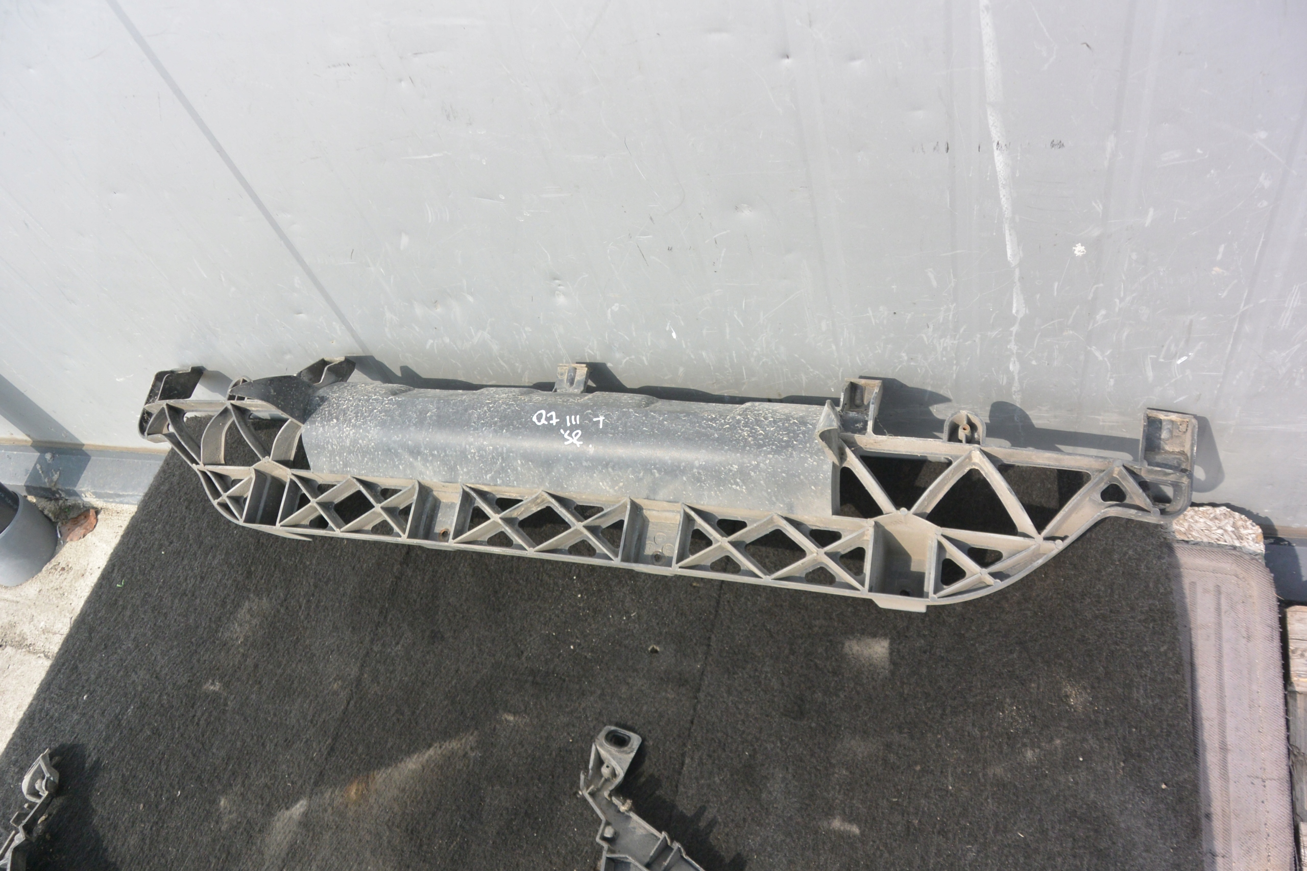 bumper bracket rear part the centre left right KPL AUDI Q7