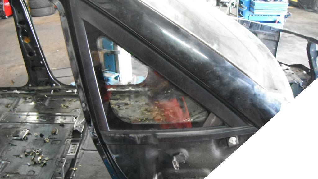 LEXUS RX 98-03 SZYBA PRAWA PRZEDNIA - KAROSERYJNA