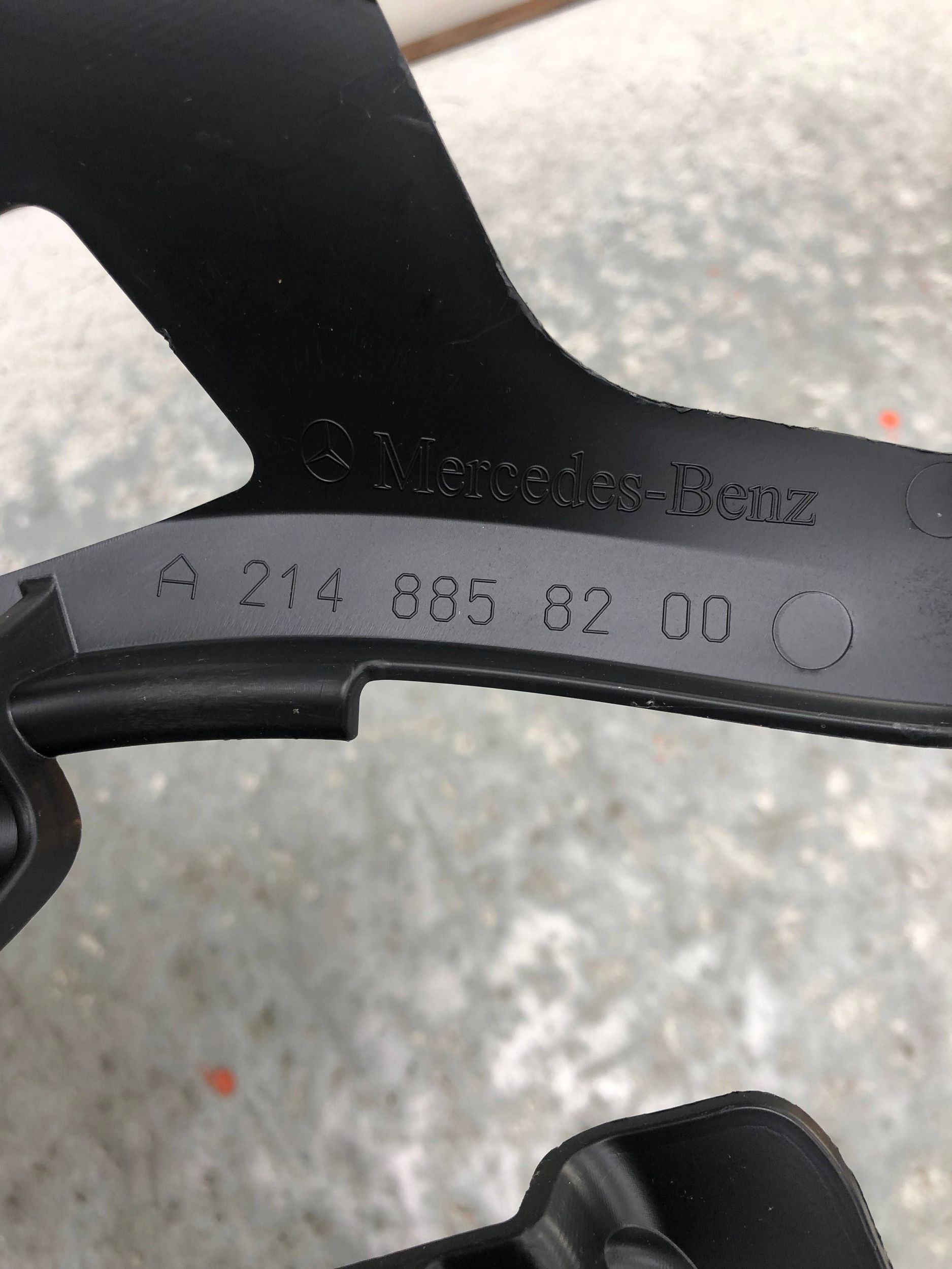 bumper bracket left front MERCEDES W214 A2148858200