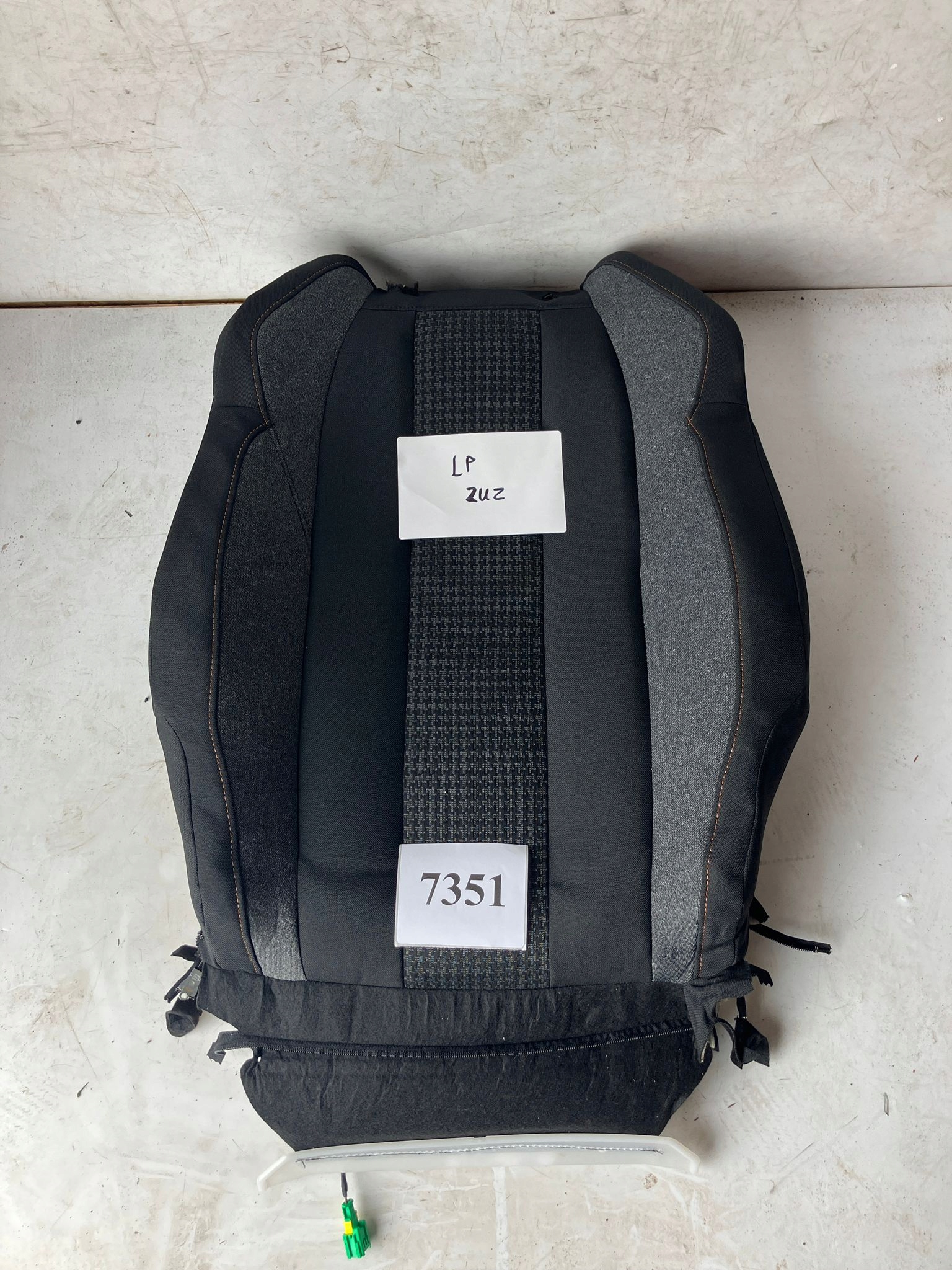 OPARCIE SITZ 5008 II links vorne