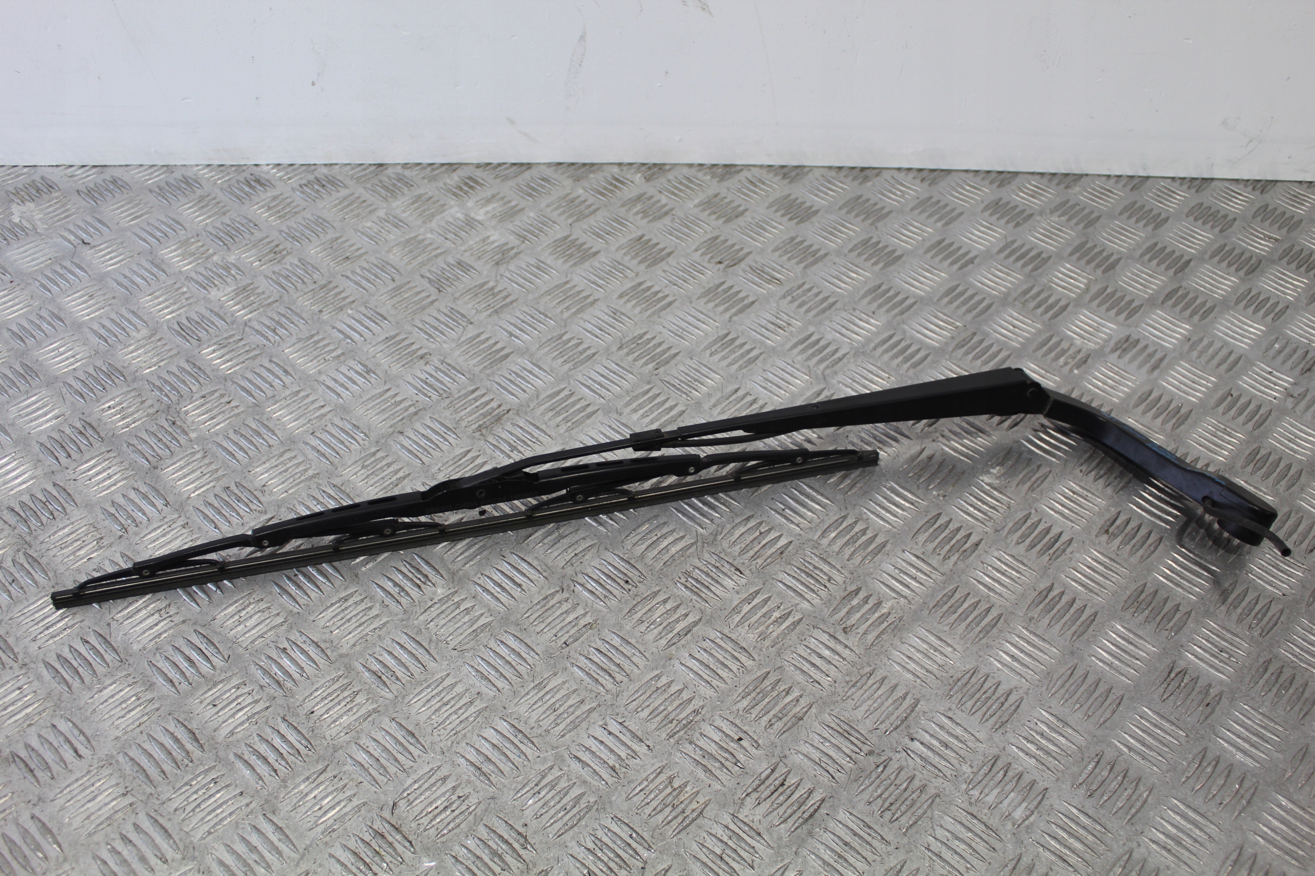 wischerarm Scheibenwischer NISSAN NT500