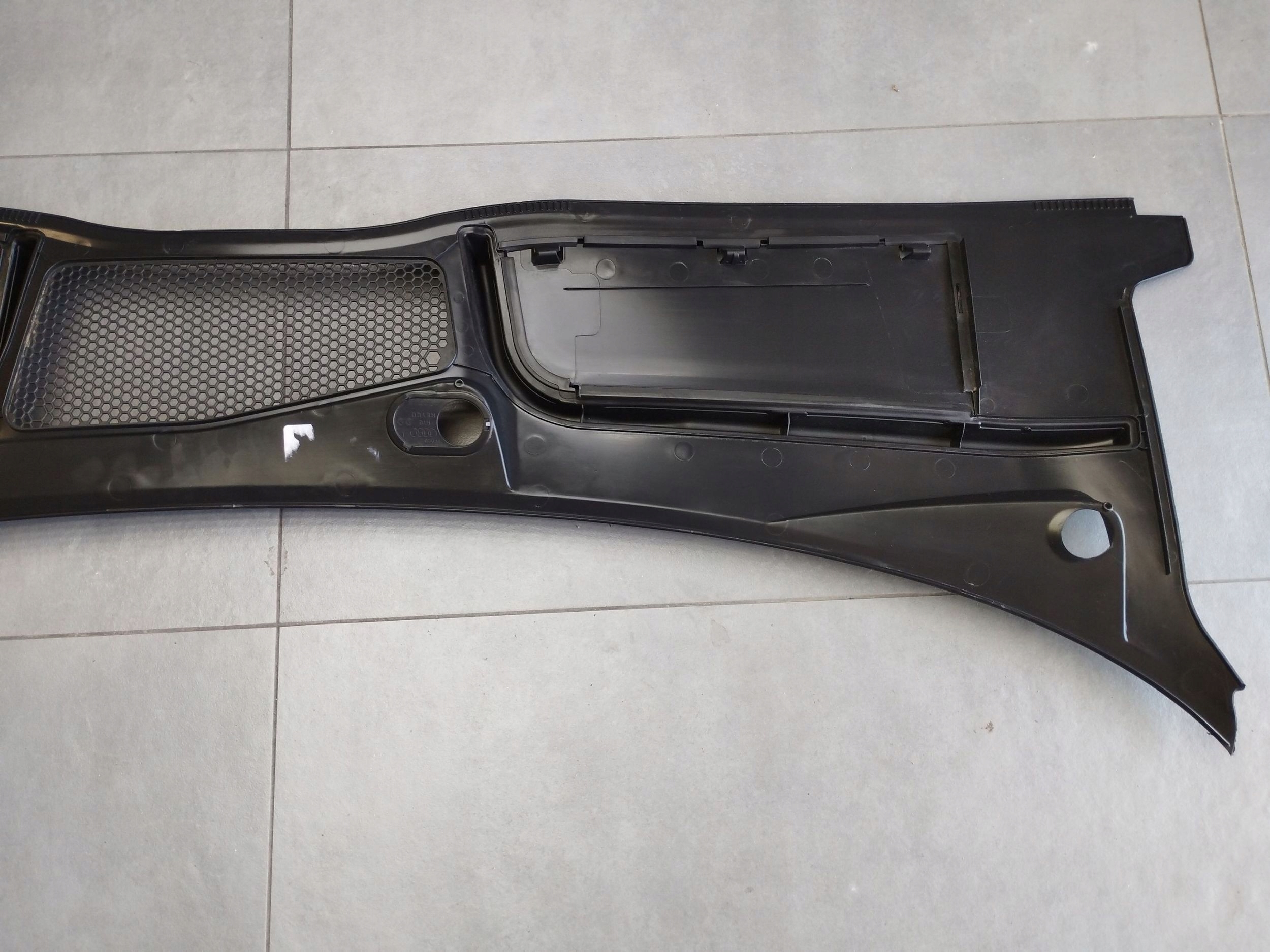 Audi A4 S4 B9 8W torpedo plastic 8W1819403A