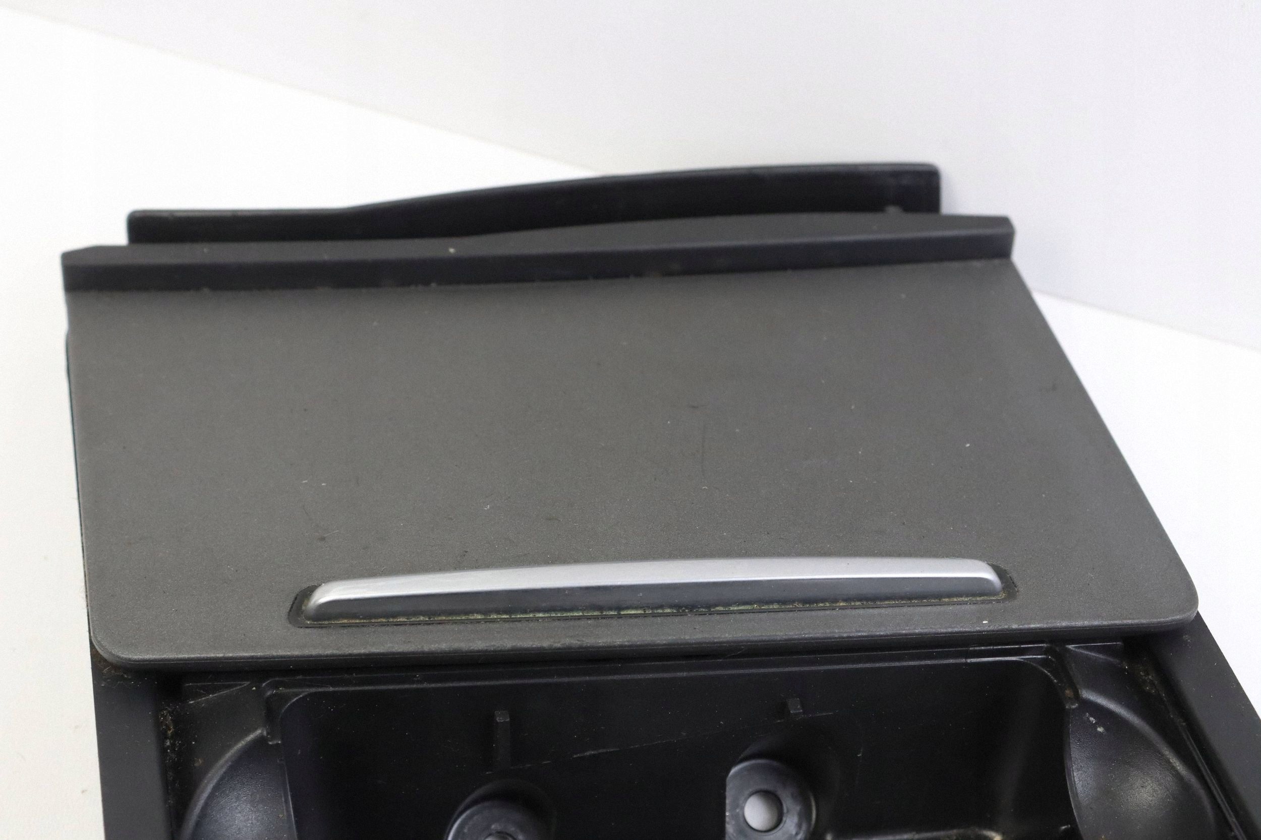 AUDI A6 C6 ashtray front front 4F1857951 EUROPA