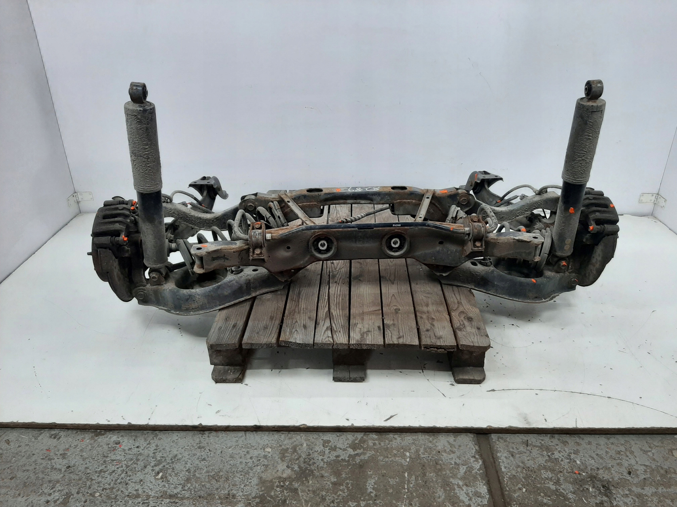CHEVROLET CAPTIVA 2.0VCDI 4X4 07R BELKA ZAWIESZENIA TYL POLOSKI WAHACZE