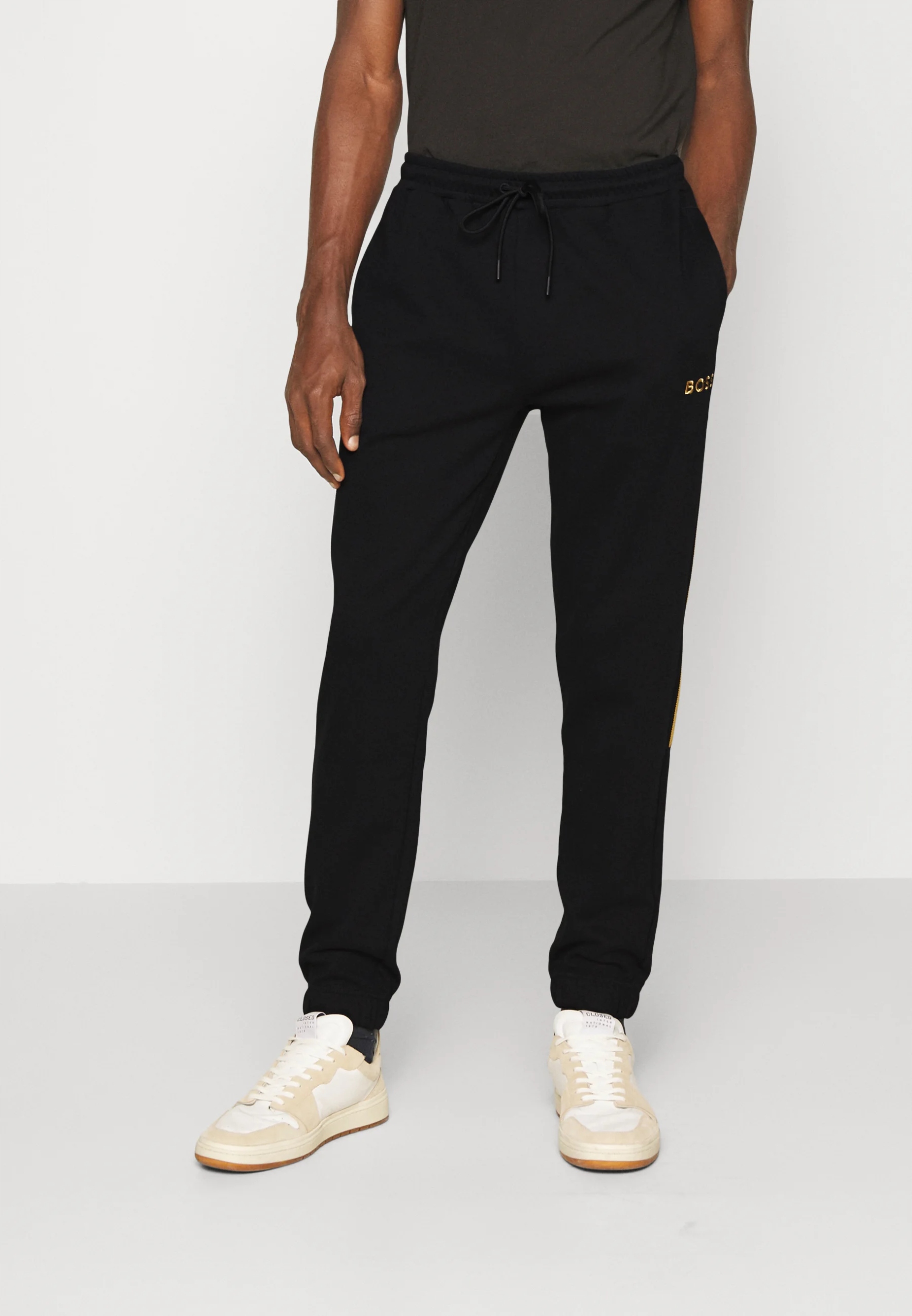 Bawełniane spodnie dresowe HUGO BOSS r. XL męskie czarne dresy sportowe HB Długość nogawki długa