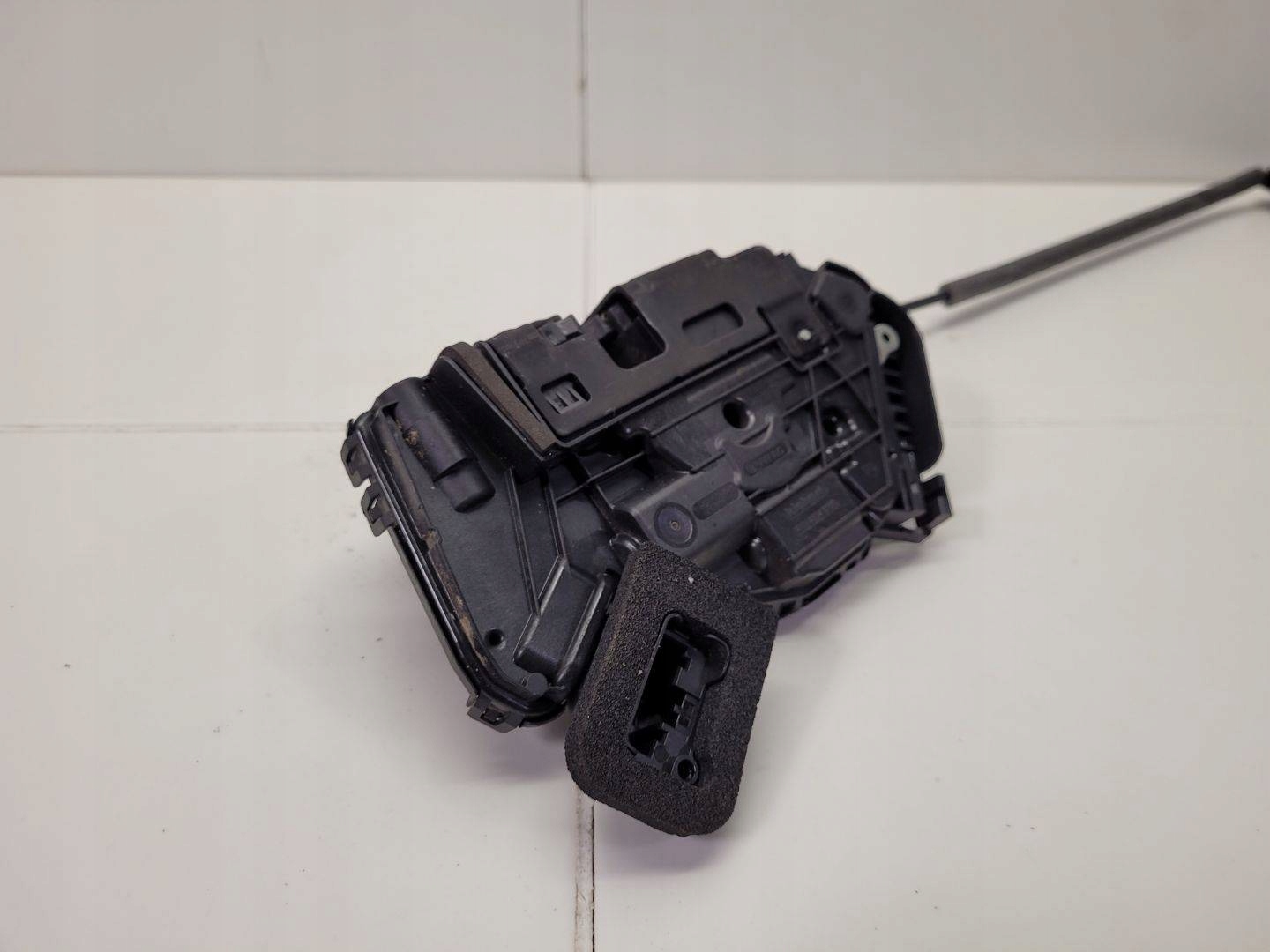 lock door front right side Volkswagen T-Roc 2019 5TB837016C