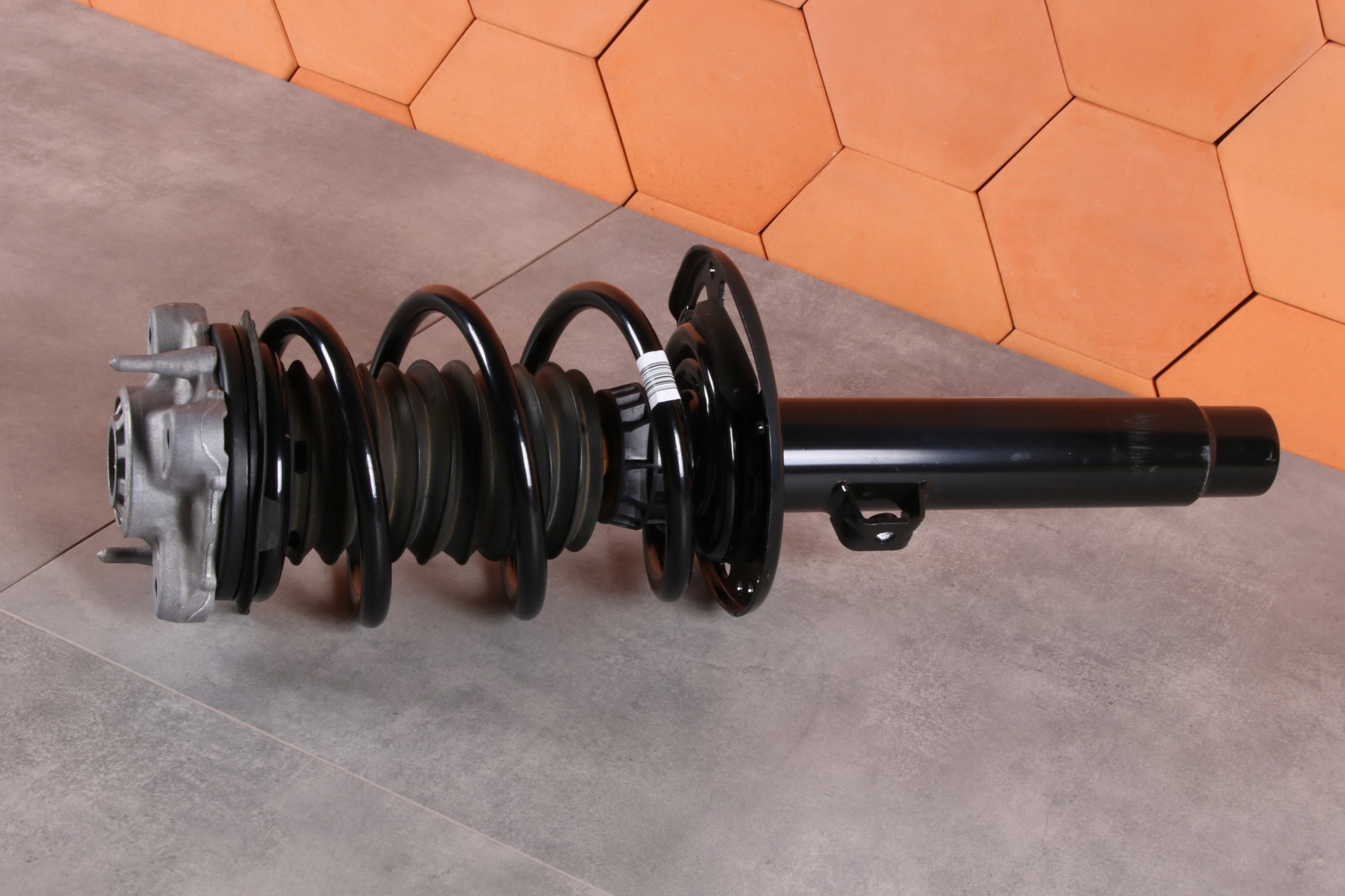 BMW 3 G20 LCI 330e B48X shock absorber left front front 5A82647 6246 km !!!