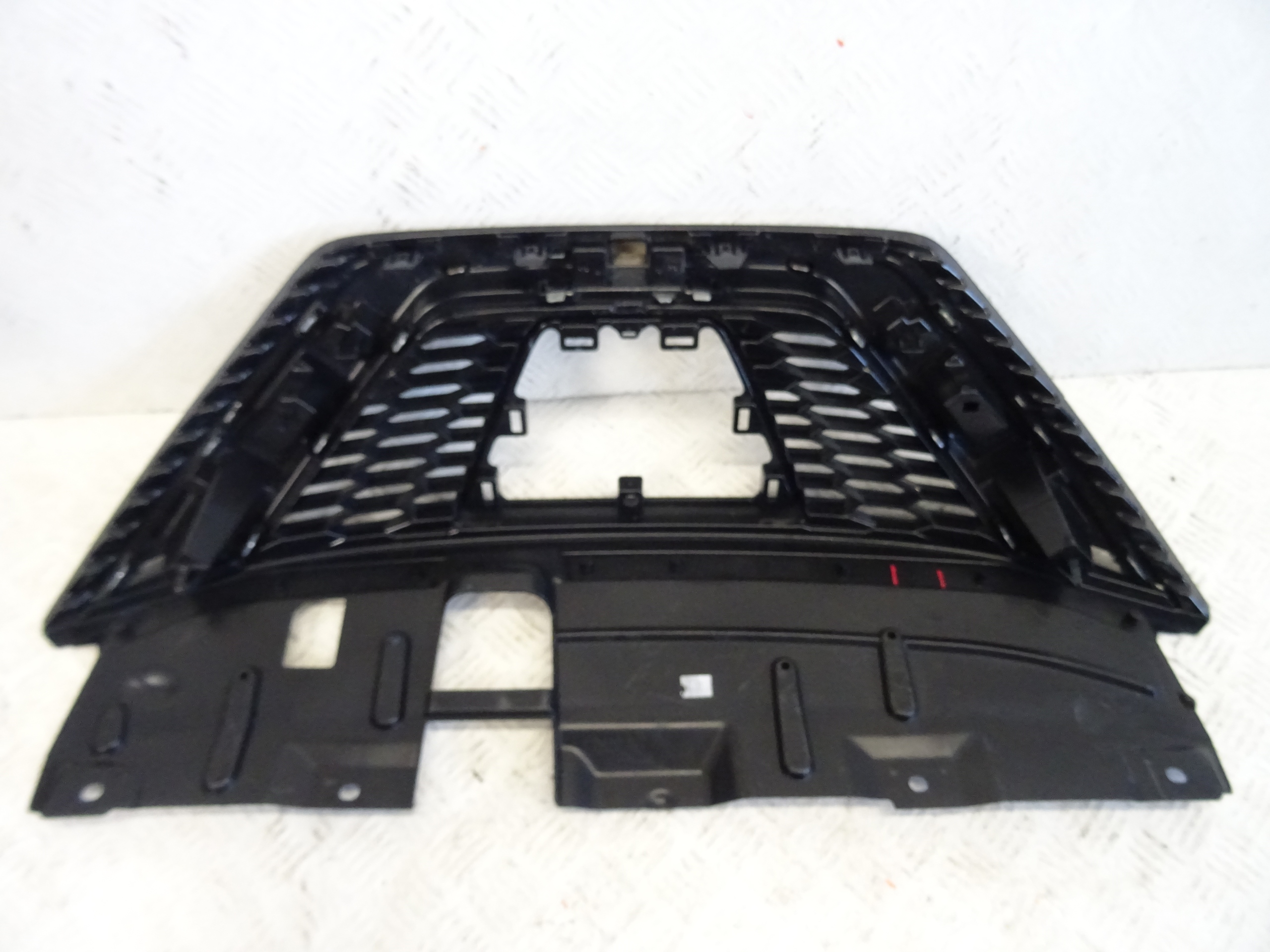 grill grille front front NISSAN QASHQAI II J11 LIFT 62398-HV00A