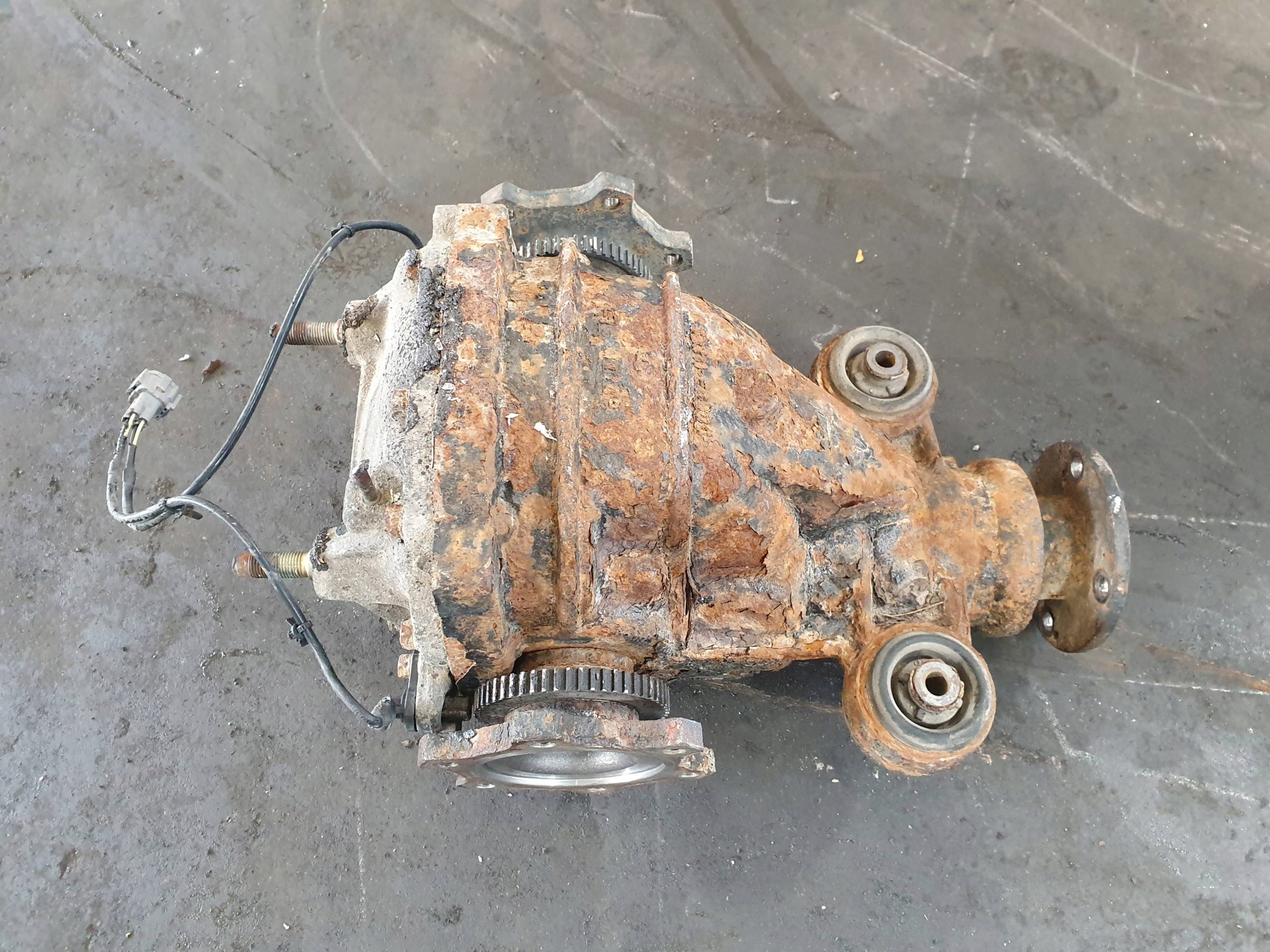 Диференціал задній 38311-EB300 NISSAN Pathfinder R51