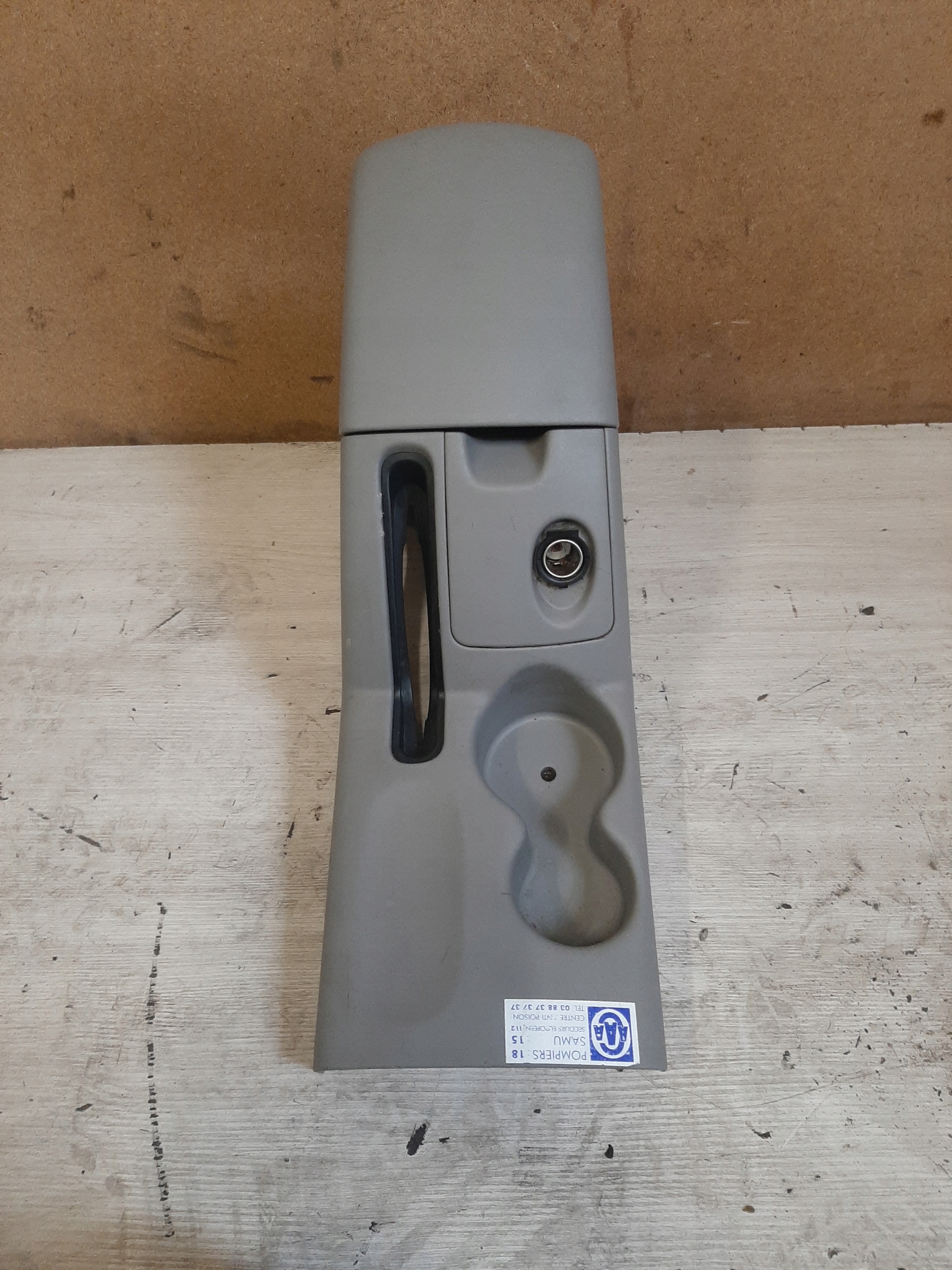 Підлокітник запальничка MITSUBISHI L200 2006-