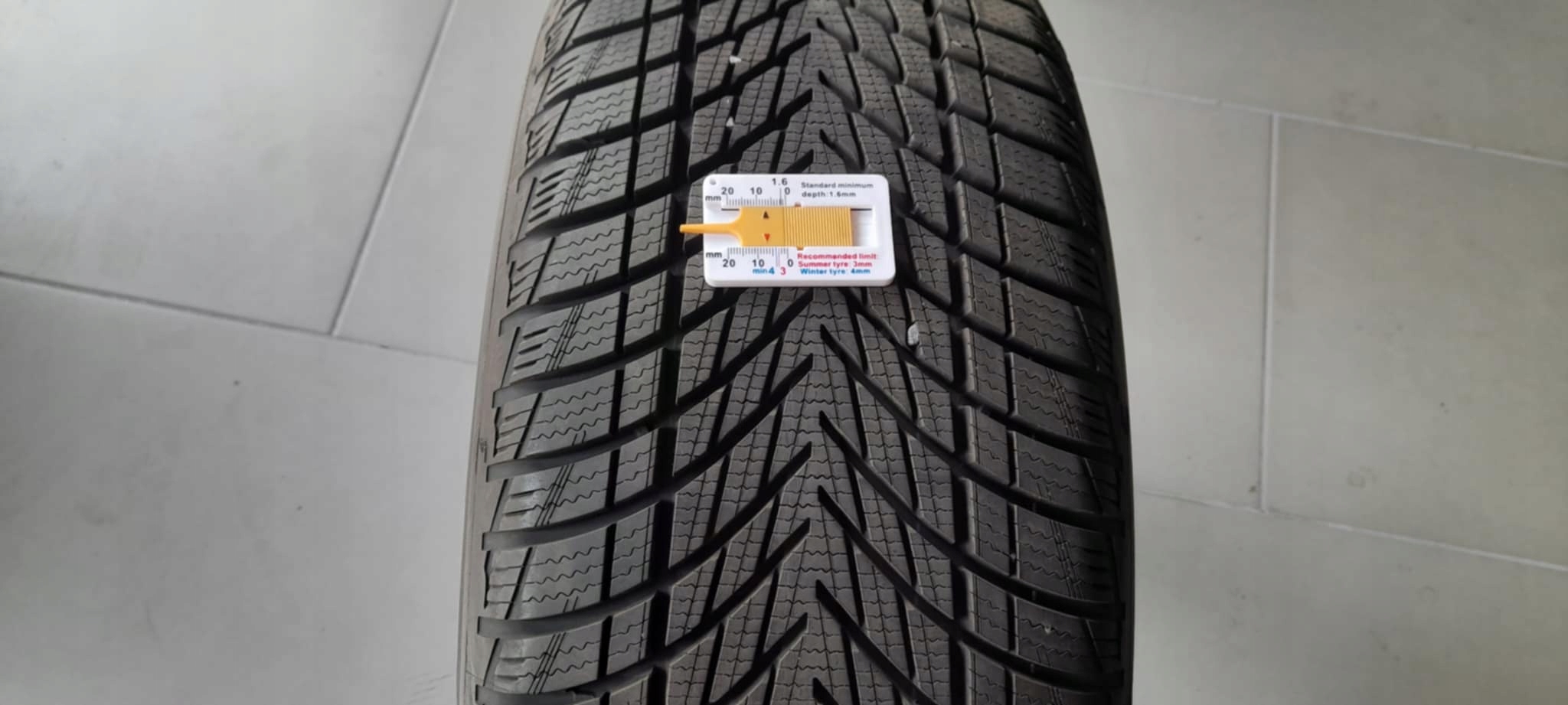 GOODYEAR ULTRAGRIP PERFORMANCE 3 235/50R19 103V XL