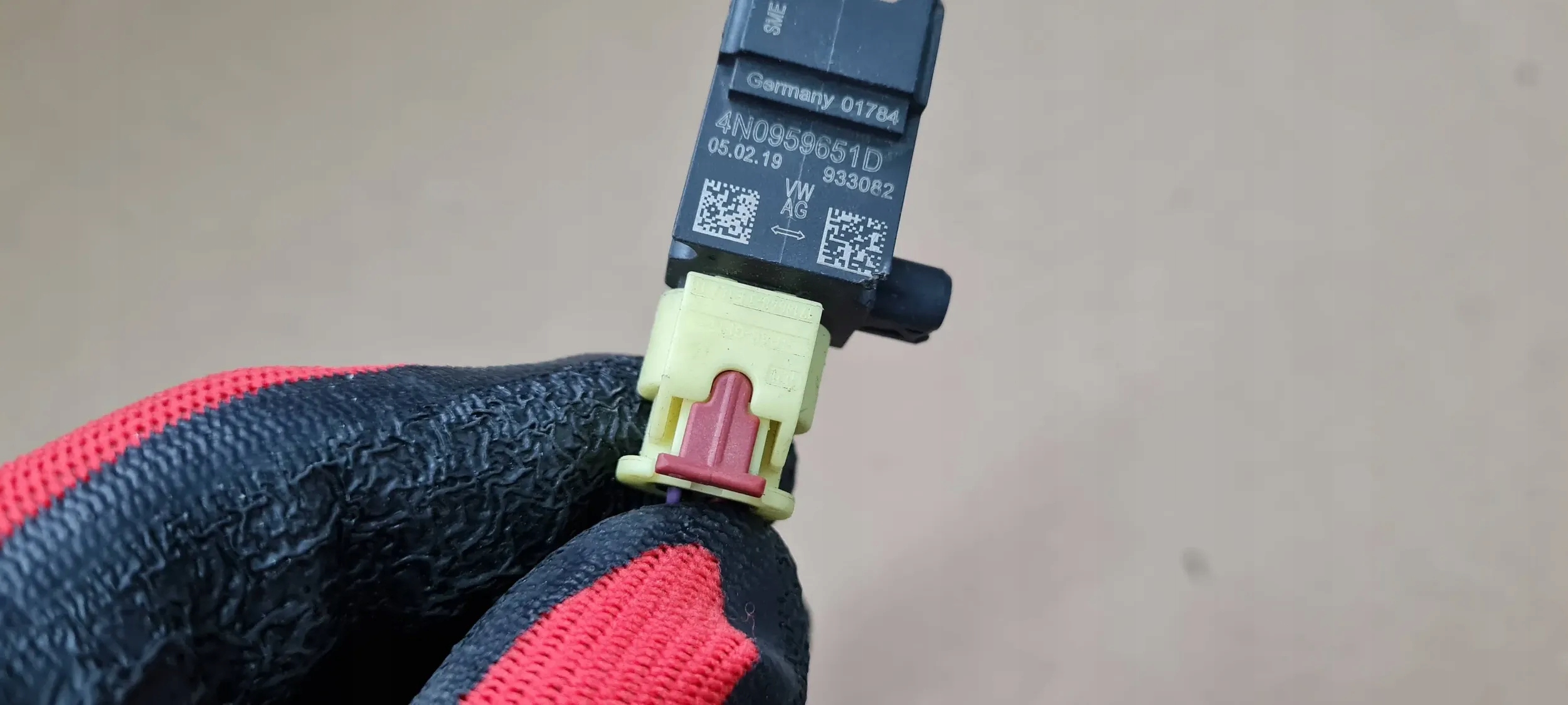 Q5 80A CRASHSENSOR DRUCKSENSOR UDERZENIOWY CONNECTOR CONTACT 4N0959651D A6 C8 A7