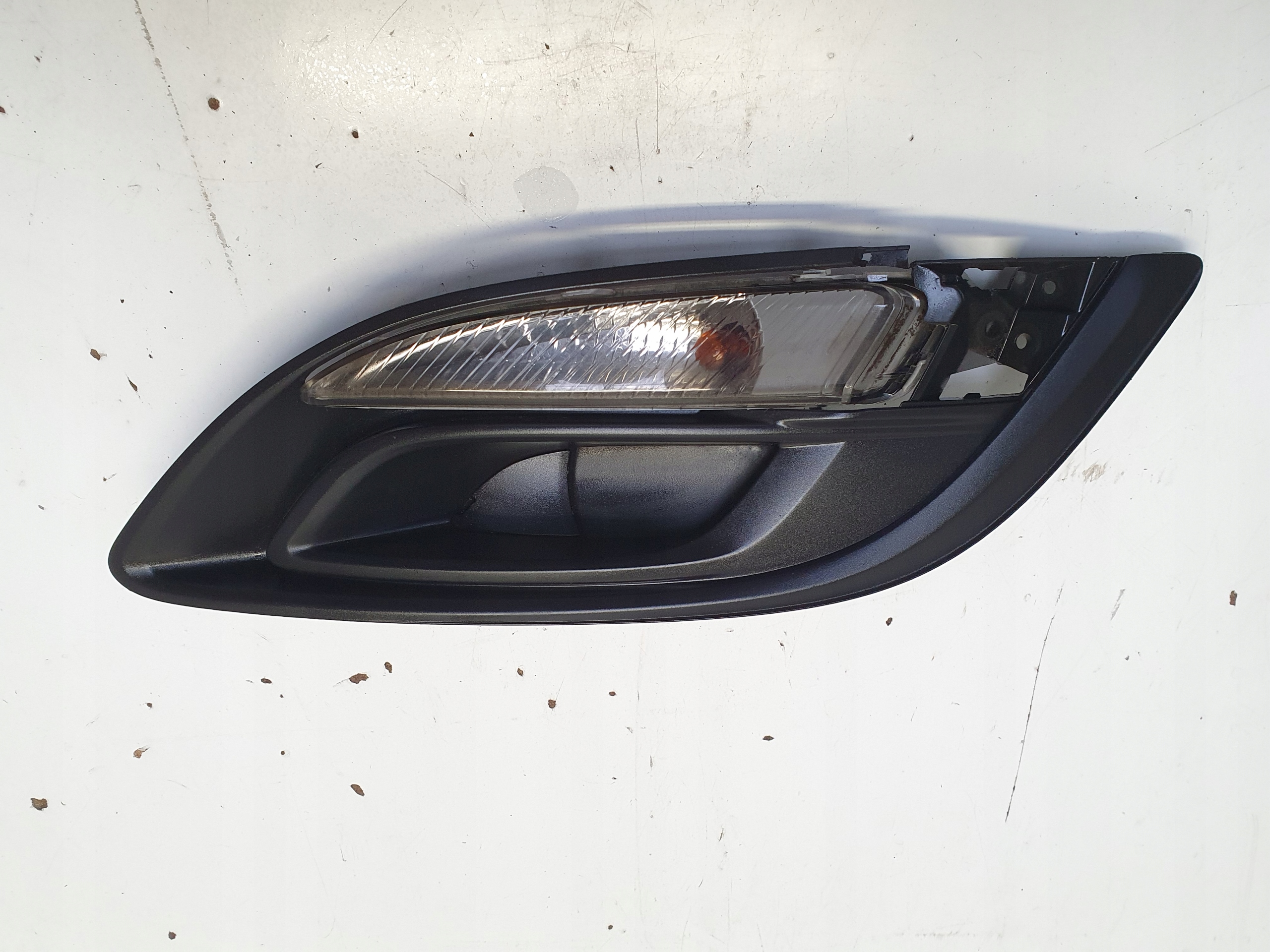 ASTRA J LIFT РЕШЕТКА ЗАГЛУШКА БАМПЕРА ЛЕВАЯ ПЕРЕДНЯЯ