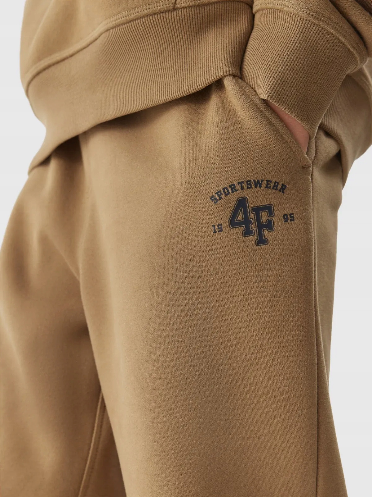 SPODNIE DRESOWE CHŁOPIĘCE 4F JUNIOR DZIECIĘCE BAWEŁNA AW23M419 Sezon jesienny wiosenny zimowy