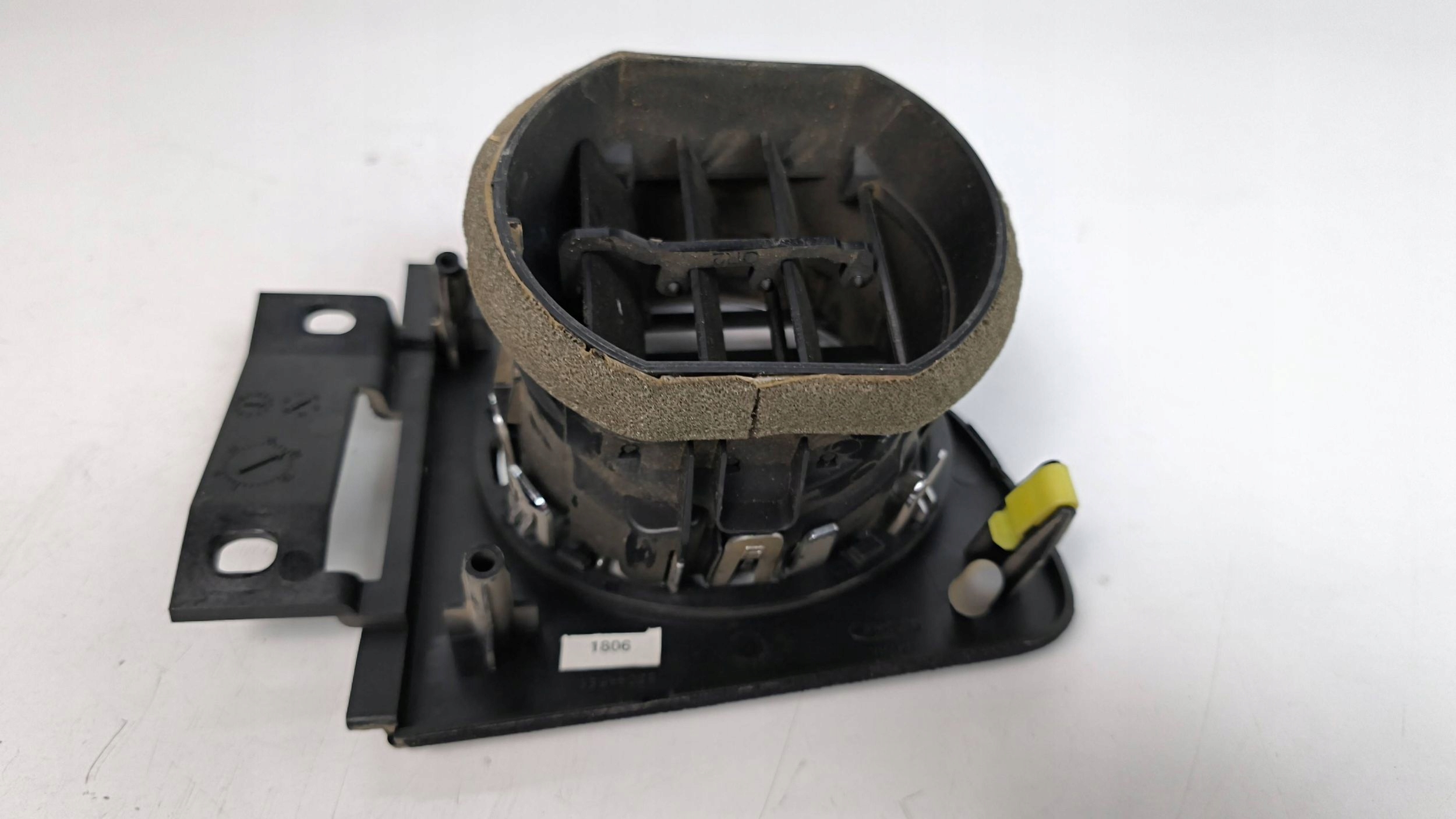 Ford Mustang V 10-14 grid air conditioning devices side of the dashboard