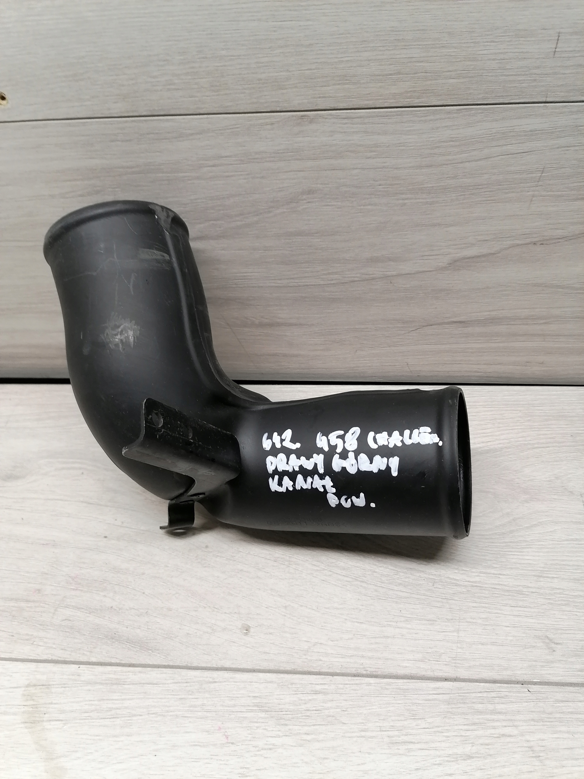 Ferrari 458 воздуховод верхний правый 83352400