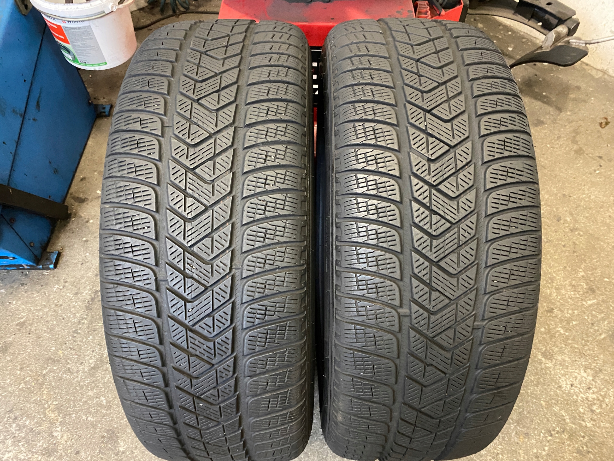 2 tyres winter 235/60R18 103H Pirelli SCORPION WINTER 6mm