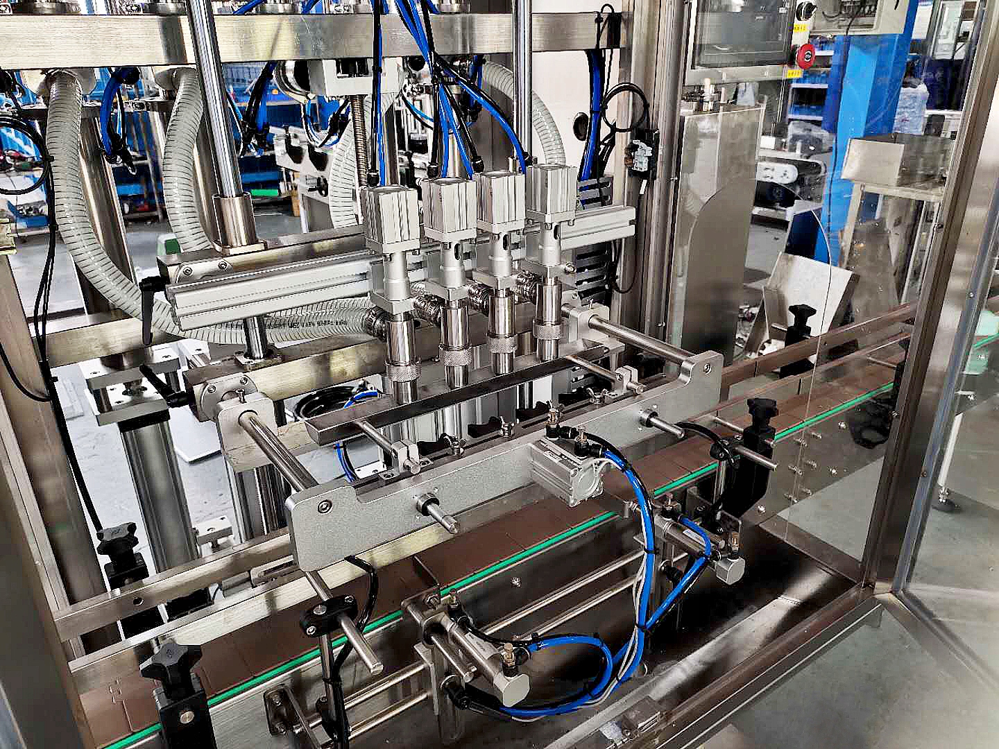 AUTOMATYCZNA LINIA NALEWAJĄCA 4 GŁOWICE,ZAKRĘCARKA Marka inny