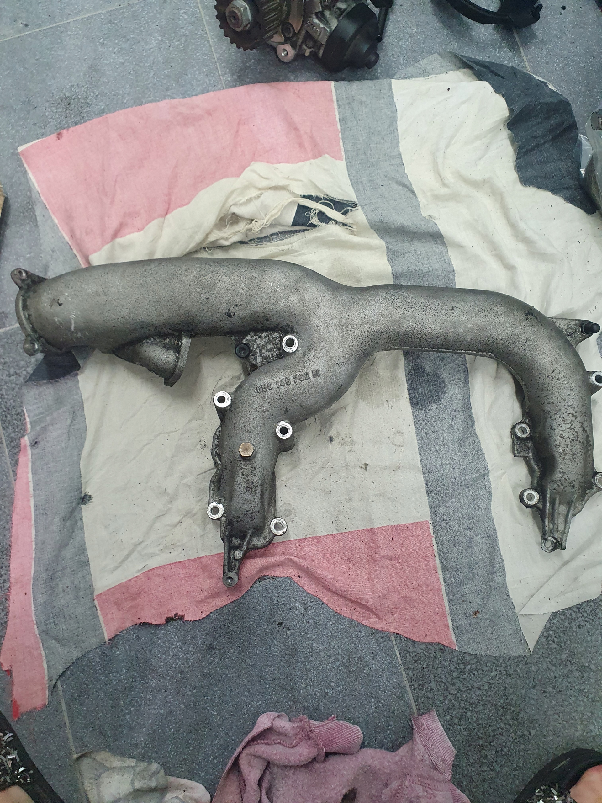 Audi OE 059145762M коллектор Впускный