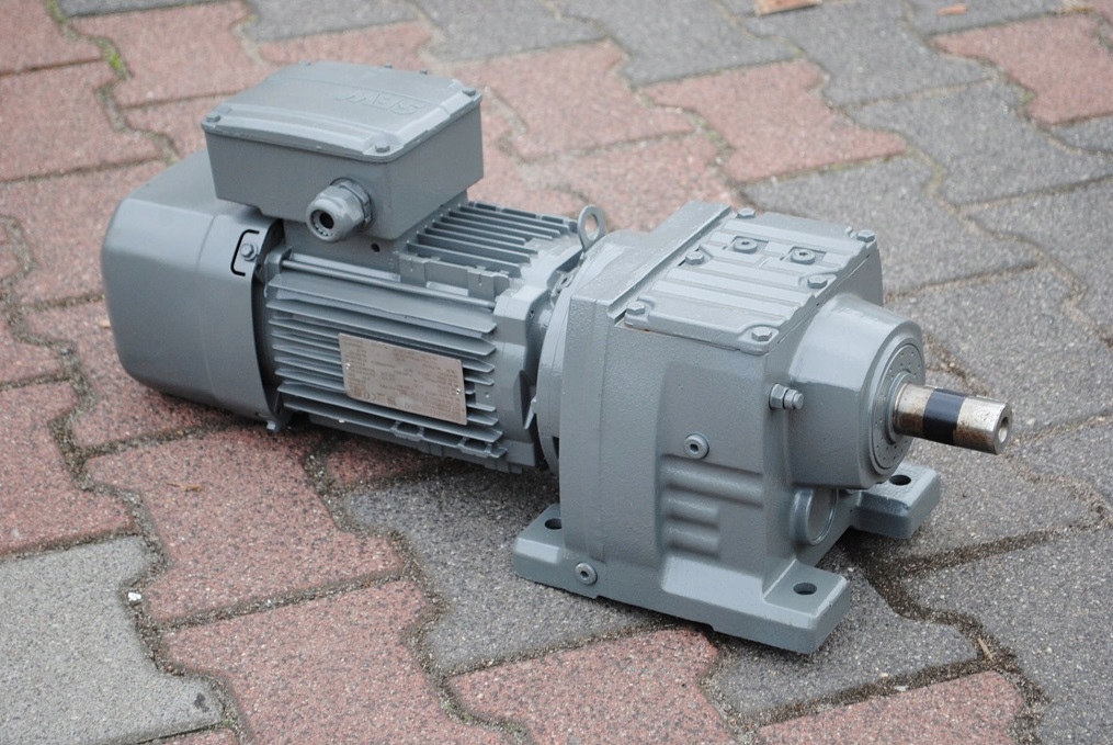 Motoreduktor 0.75kw. 18obr./min. z hamulcem. SEW