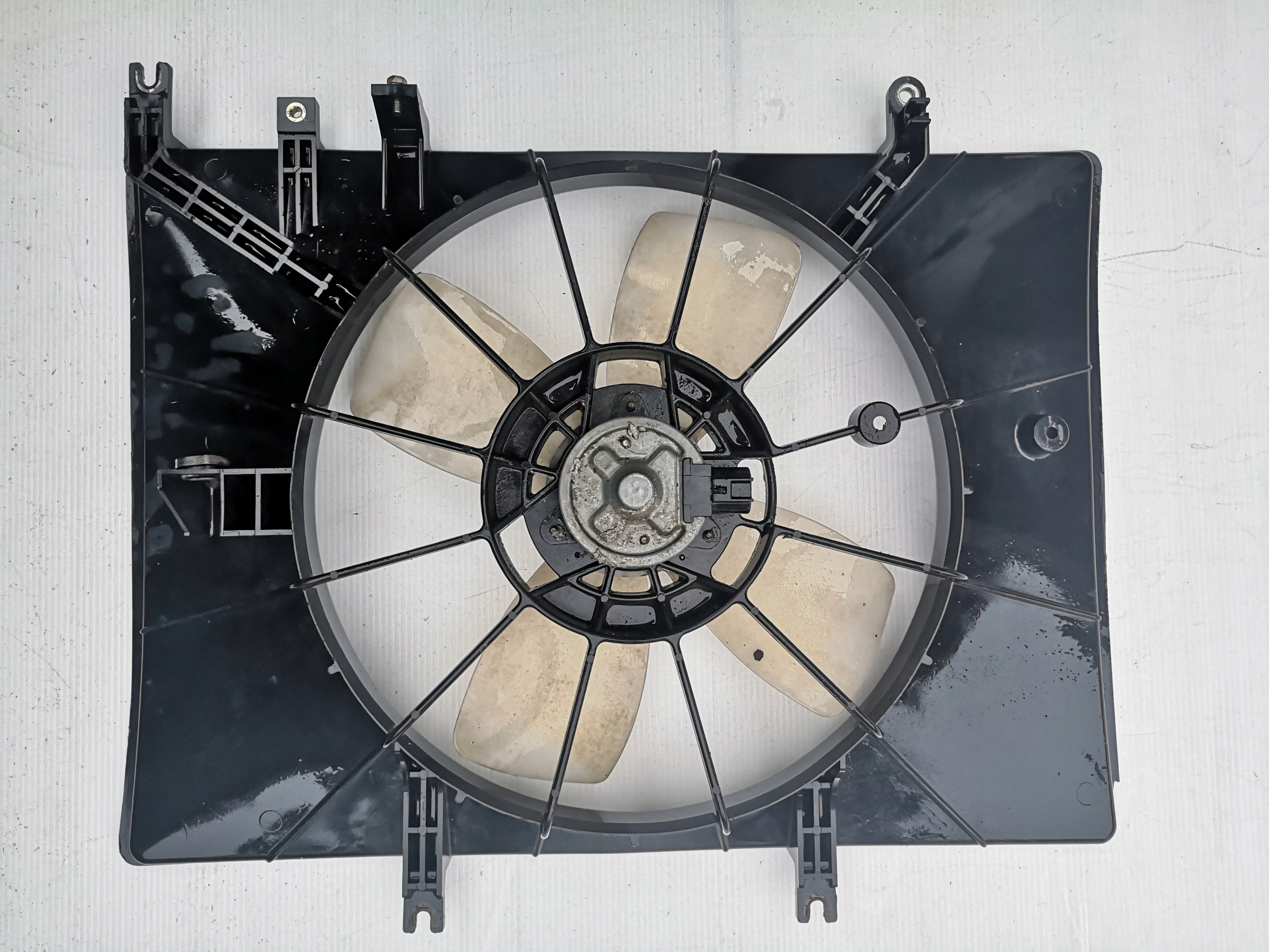 Daihatsu Terios и корпус вентилятора радиатора