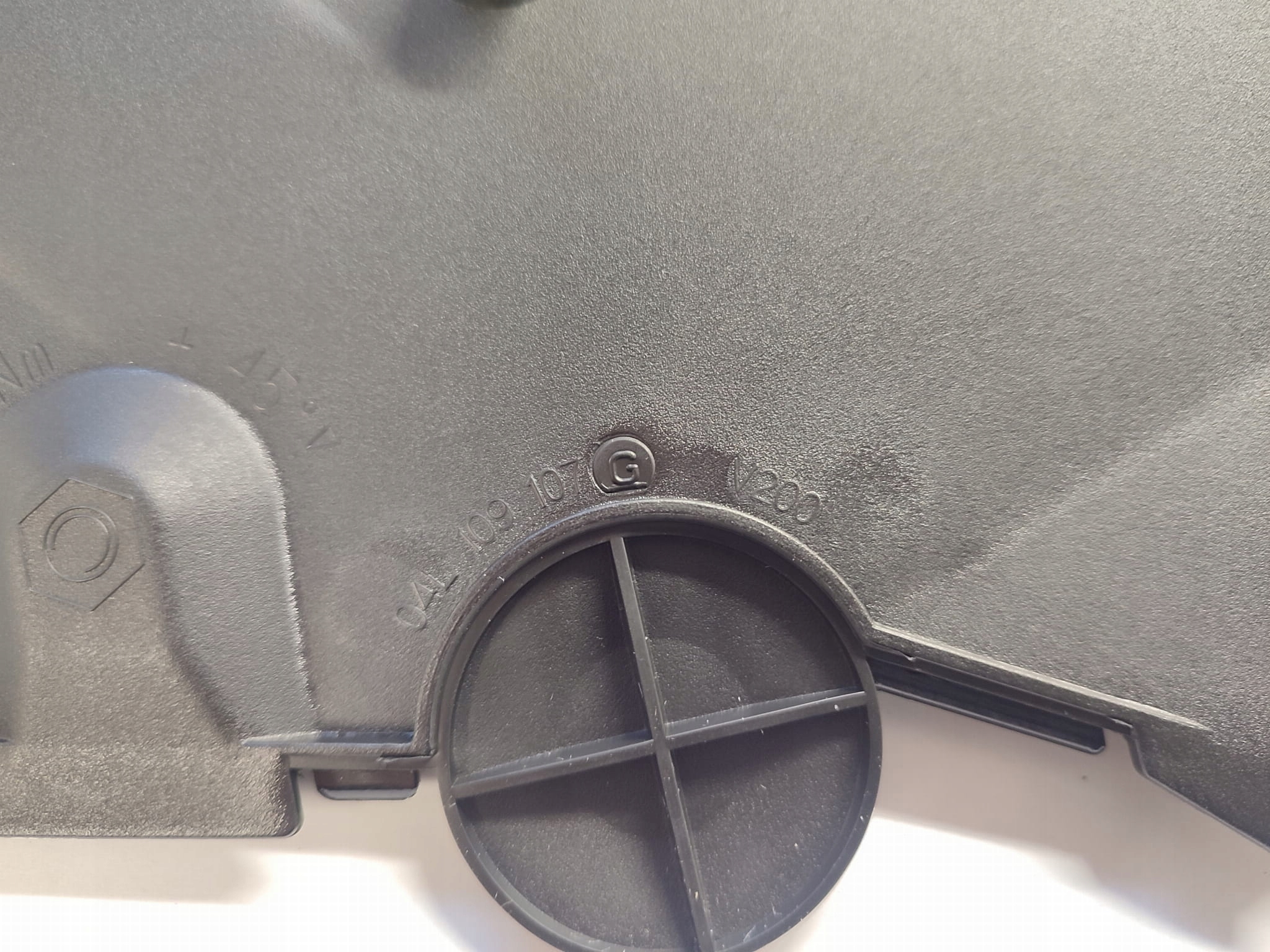 OSŁONA OBUDOWA ROZRZĄDU GÓRA 2.0 TDI Audi Producent części Volkswagen OE