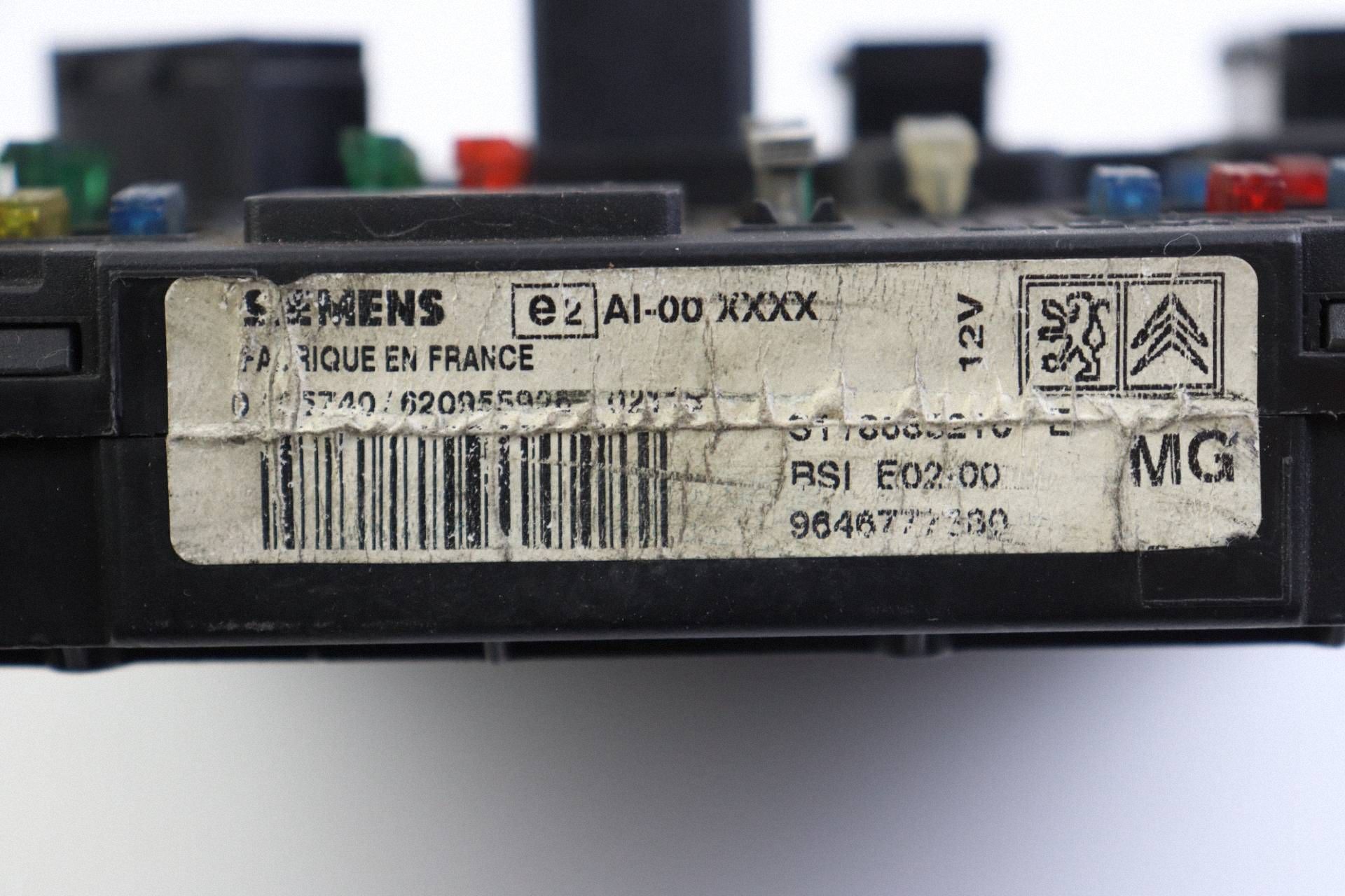 CITROEN PEUGEOT module compartment control unit BSI 9646777380 S118085210E