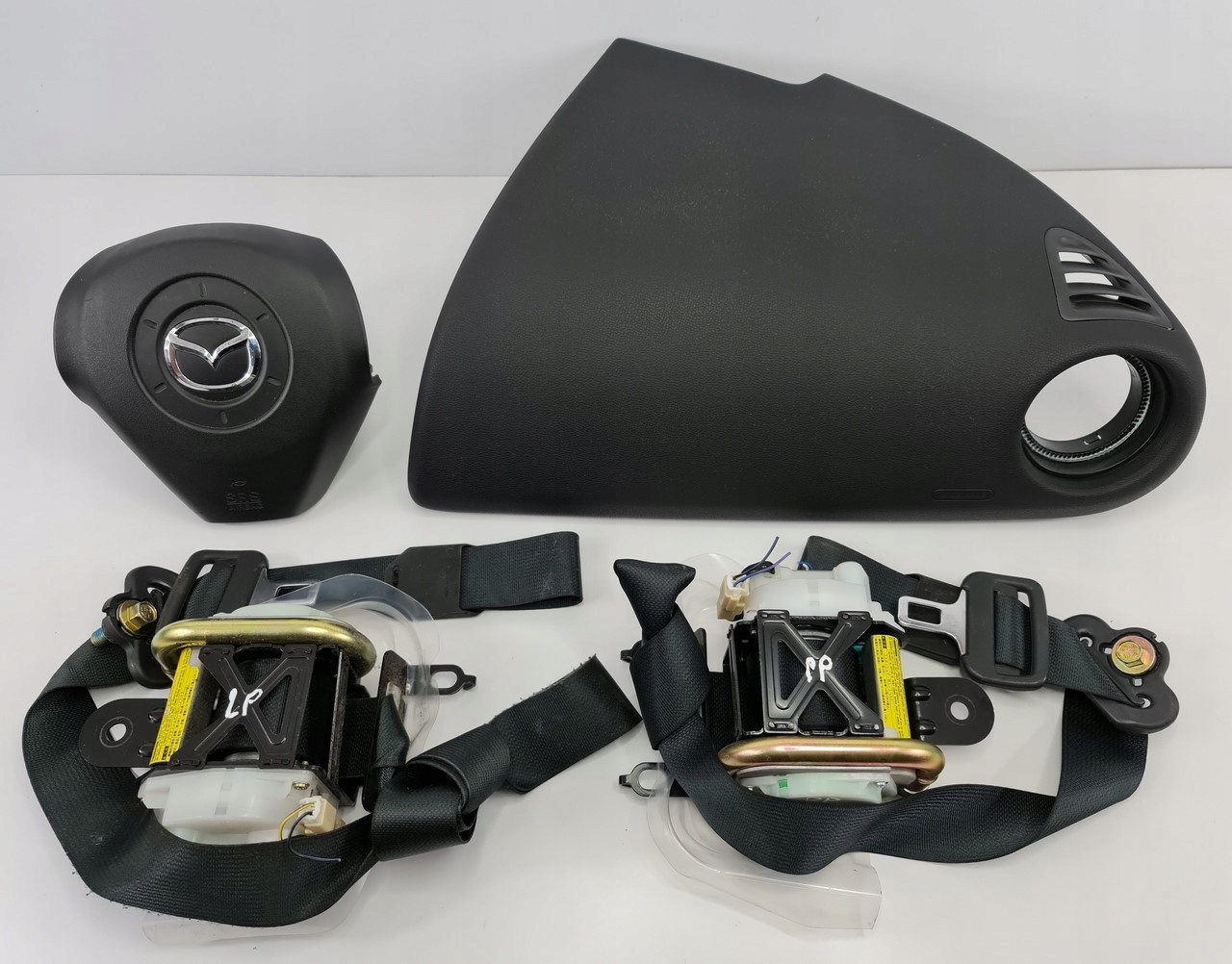 Подушки AIR ремни заглушка mazda комплект