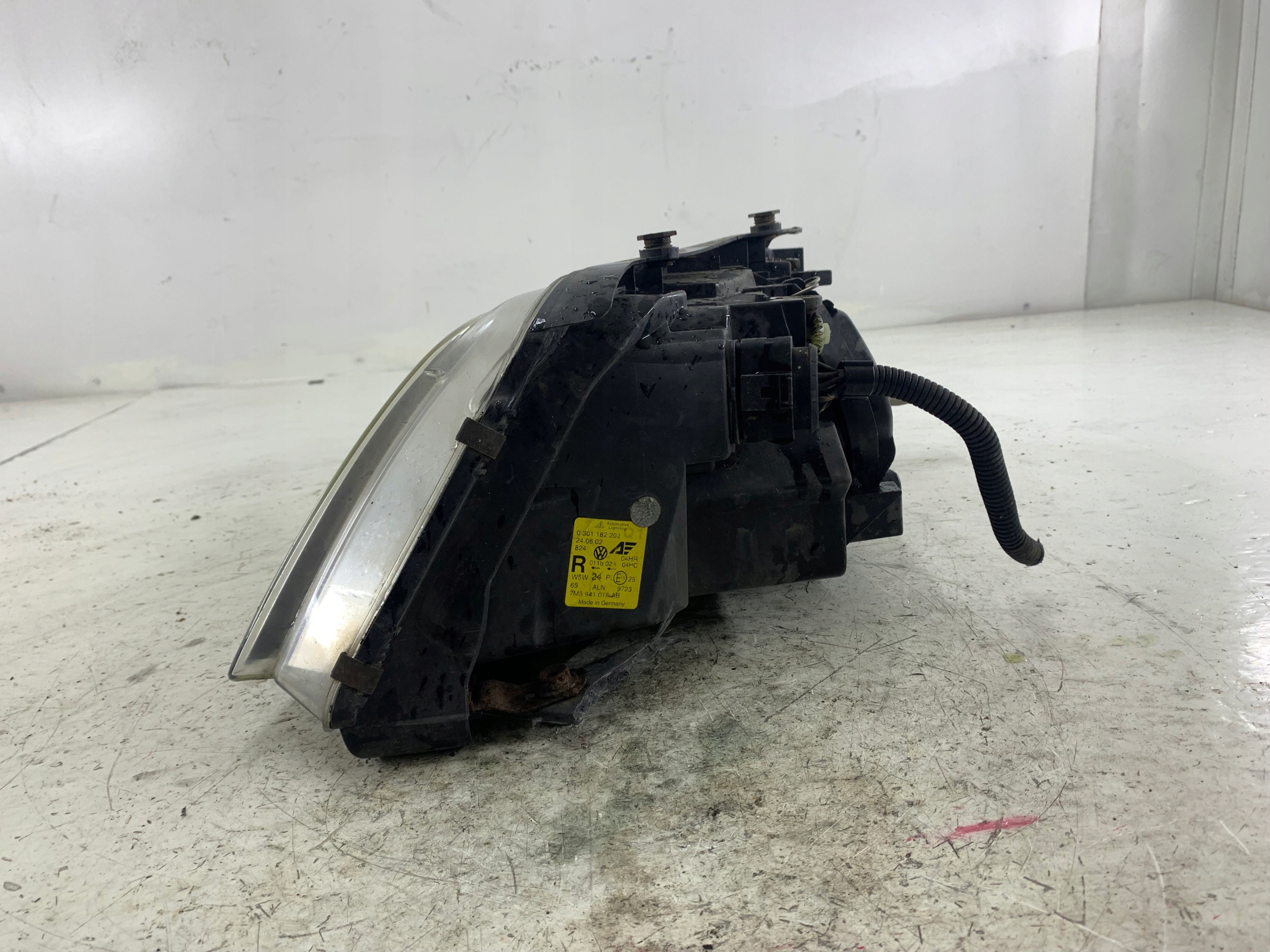 VW SHARAN and LIFT light right front 7M3941016AB