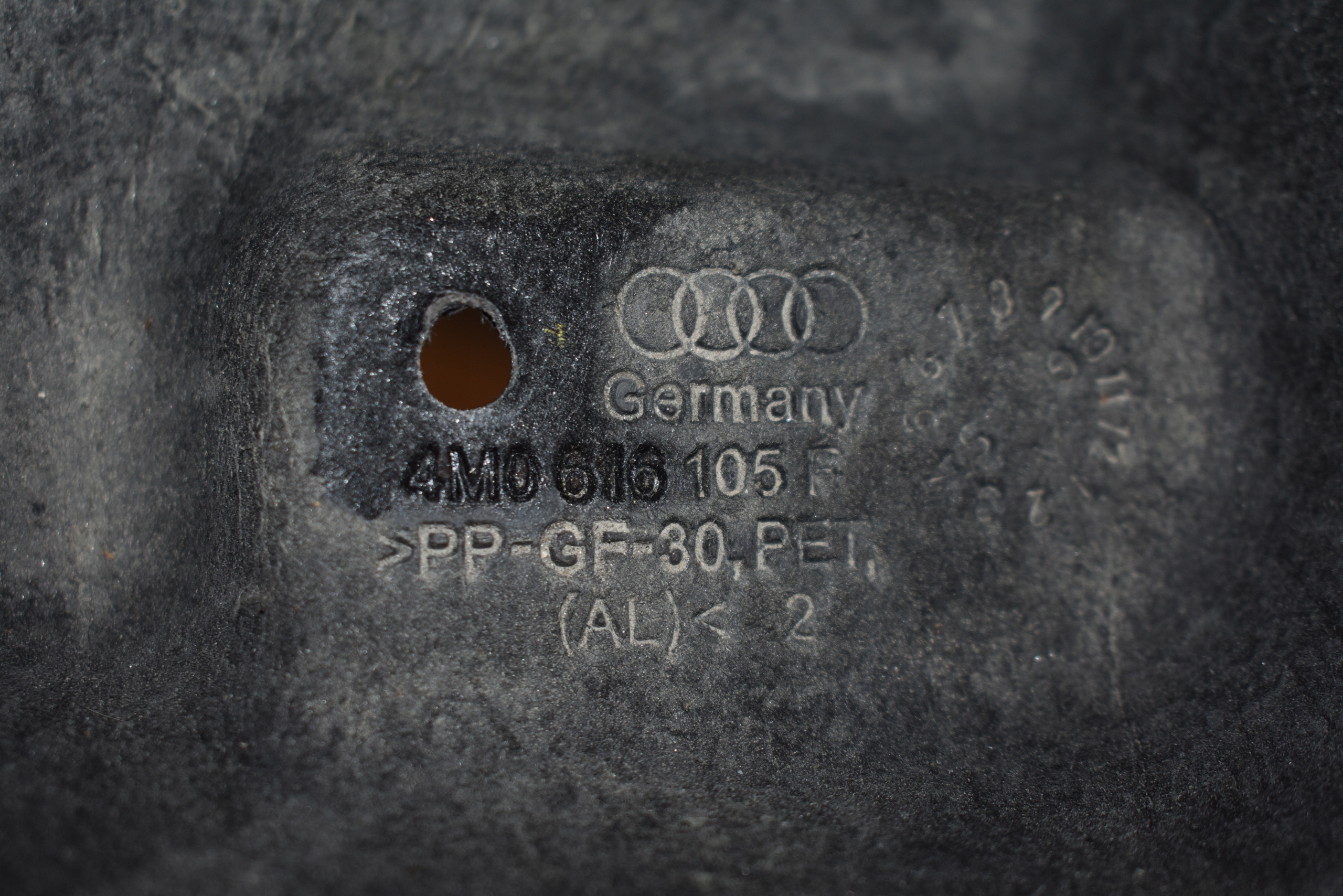 IDEALNA cover KOMPRESORA AUDI PORSCHE 1
