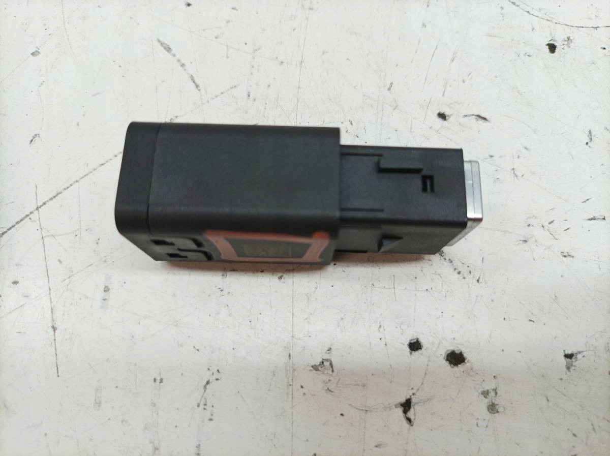 adapter USB 98313506VV80 Opel Astra VI (2022- ) L