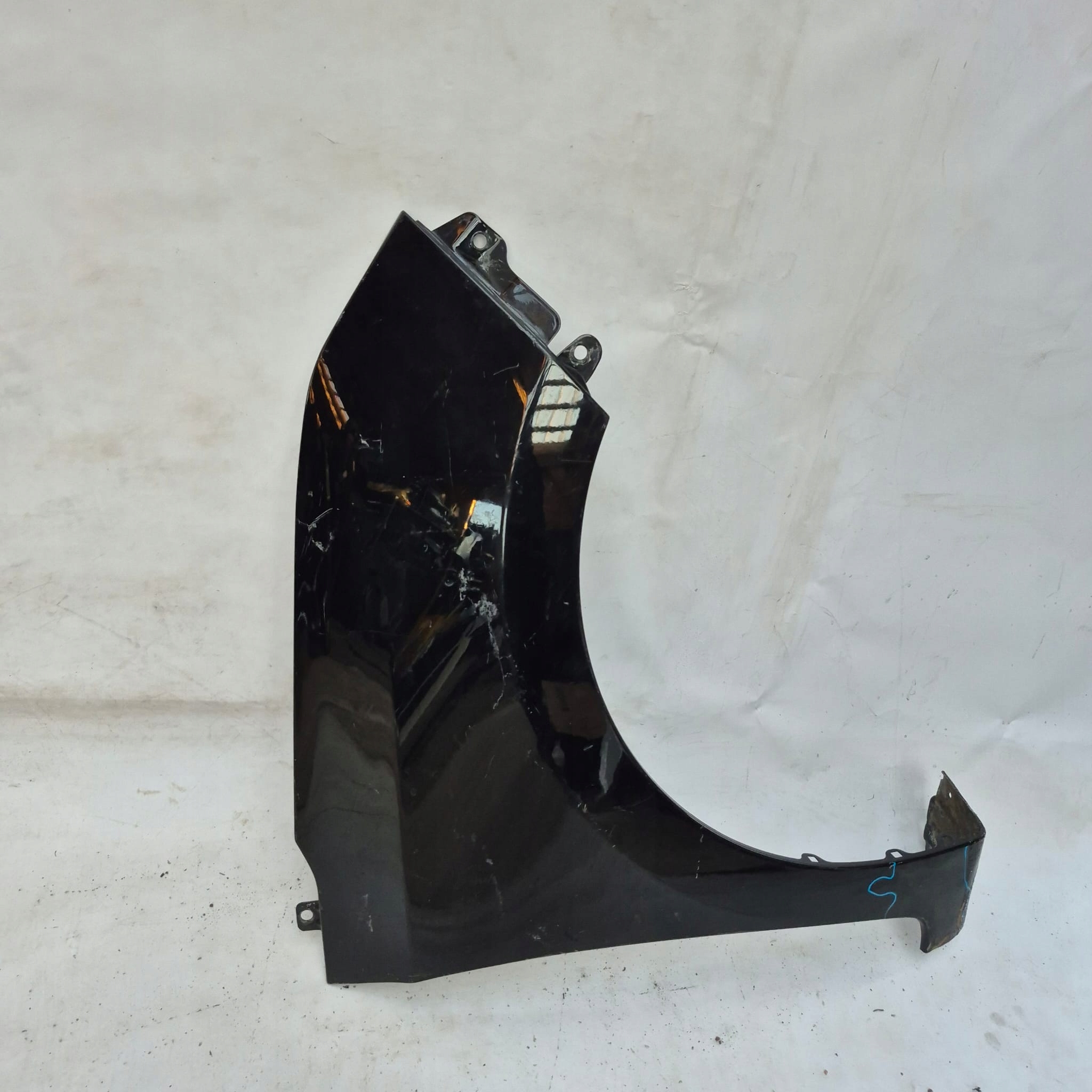 HYUNDAI I10 13r. -> fender right front front
