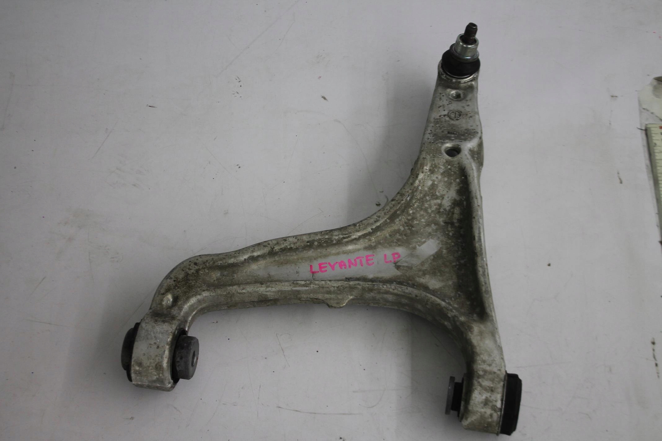 arm left front front MASERATI LEVANTE 16