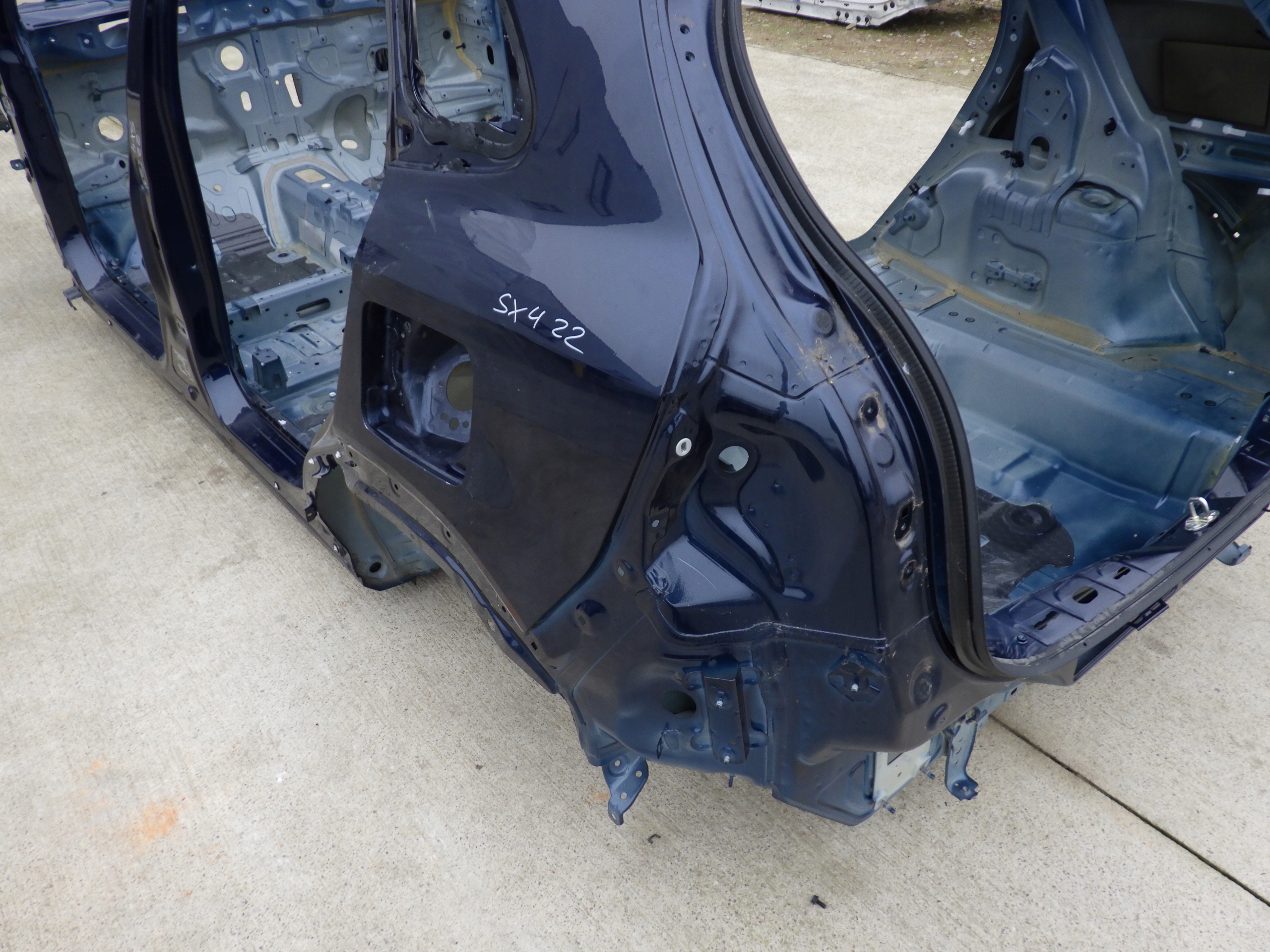 SUZUKI SX4 II S-CROSS 2022 ĆWIARTKA TYŁ LEWA Producent części Suzuki OE